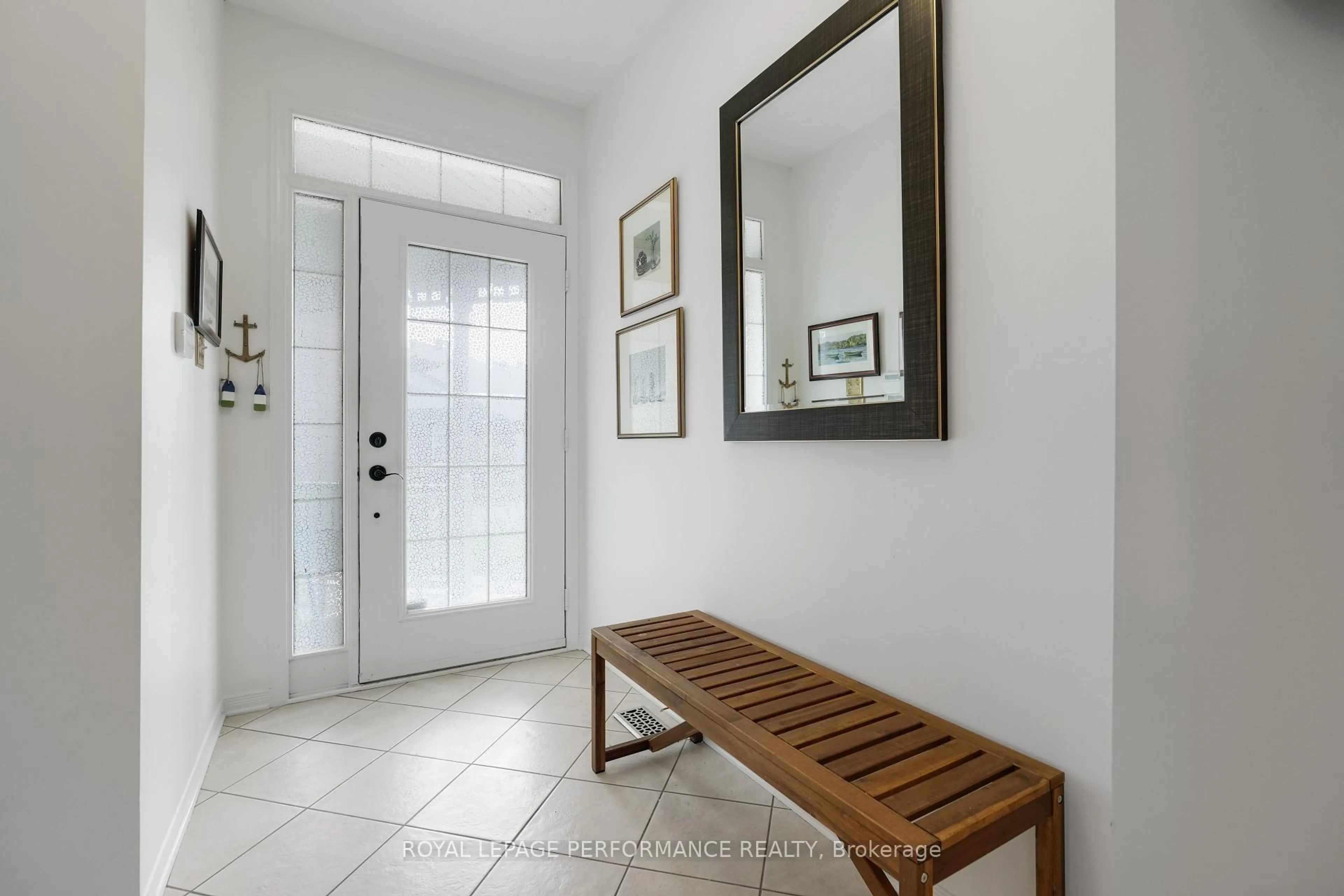 Indoor entryway for 42 Briardale Cres, Ottawa Ontario K2E 1C2