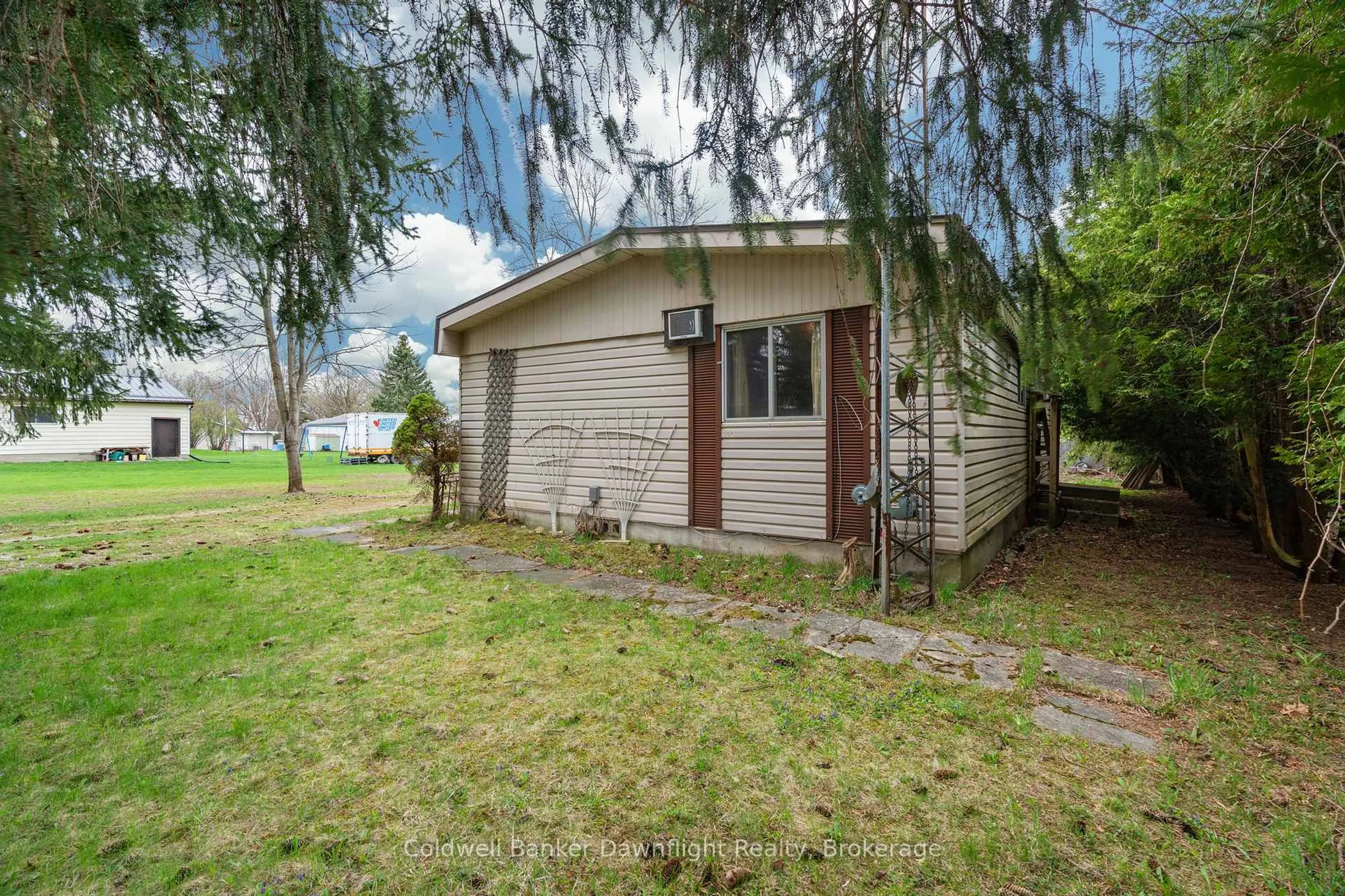 Shed for 215 Prince Alfred St, South Huron Ontario N0M 1K0