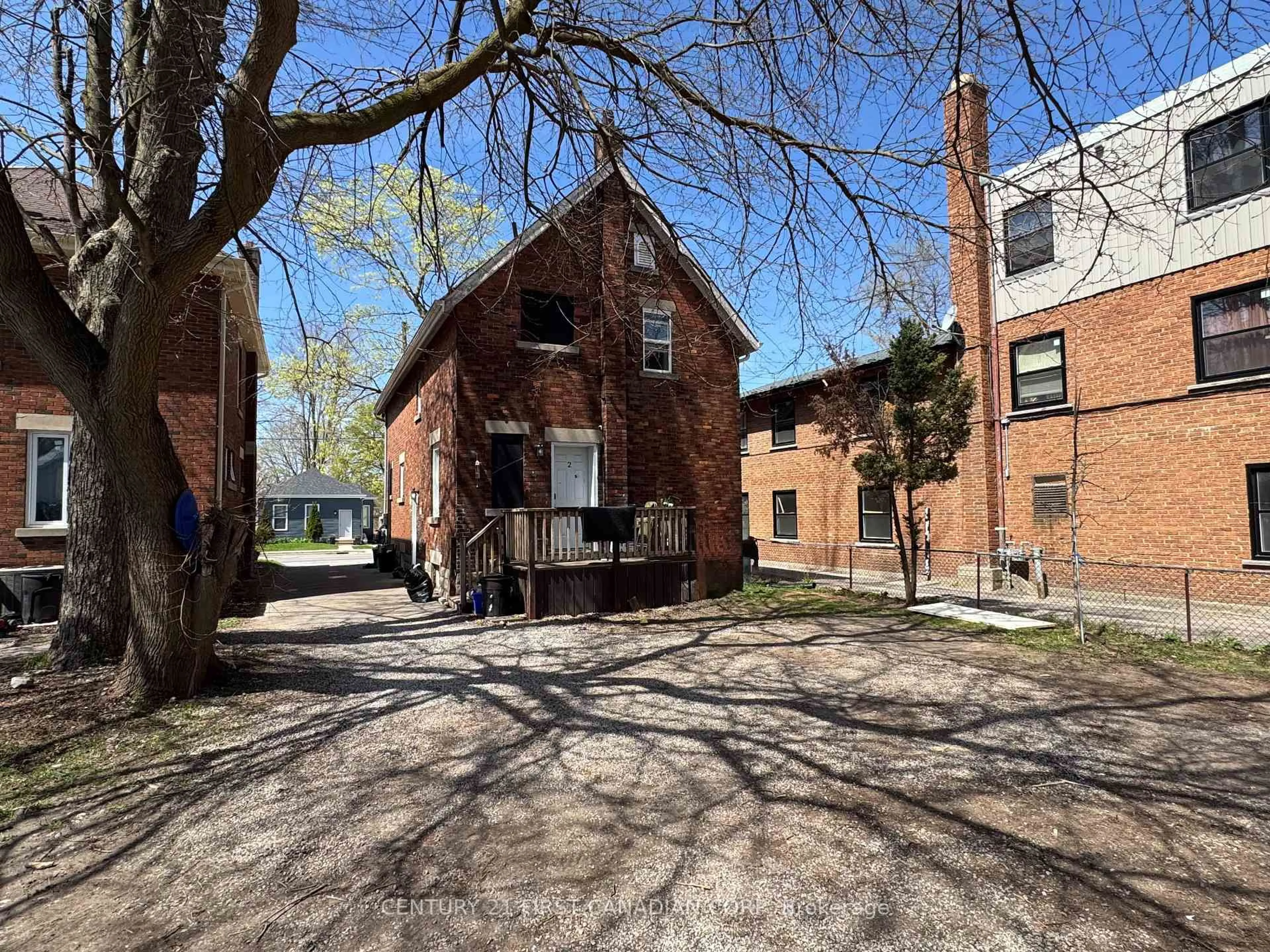 A pic from outside/outdoor area/front of a property/back of a property/a pic from drone, street for 302 Egerton St, London East Ontario N5Z 2G7