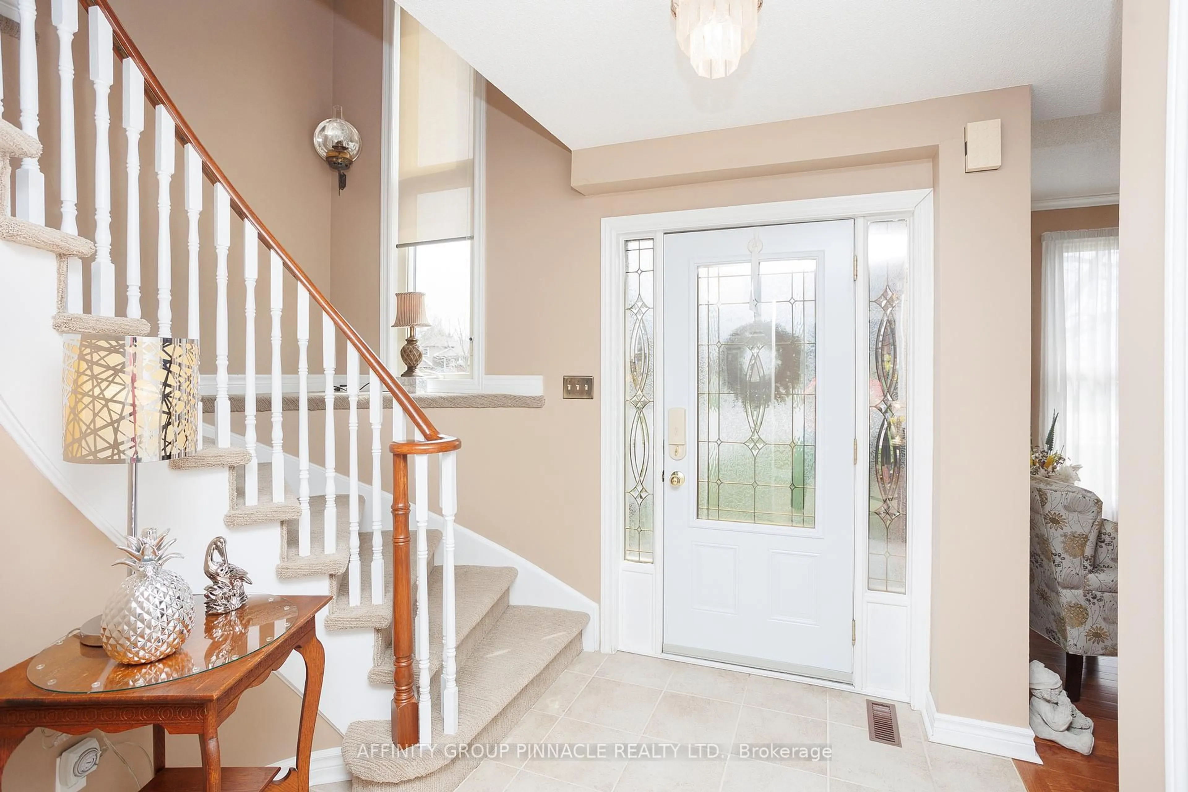 Indoor entryway for 20 Olympia Crt, Kawartha Lakes Ontario K9V 6C8