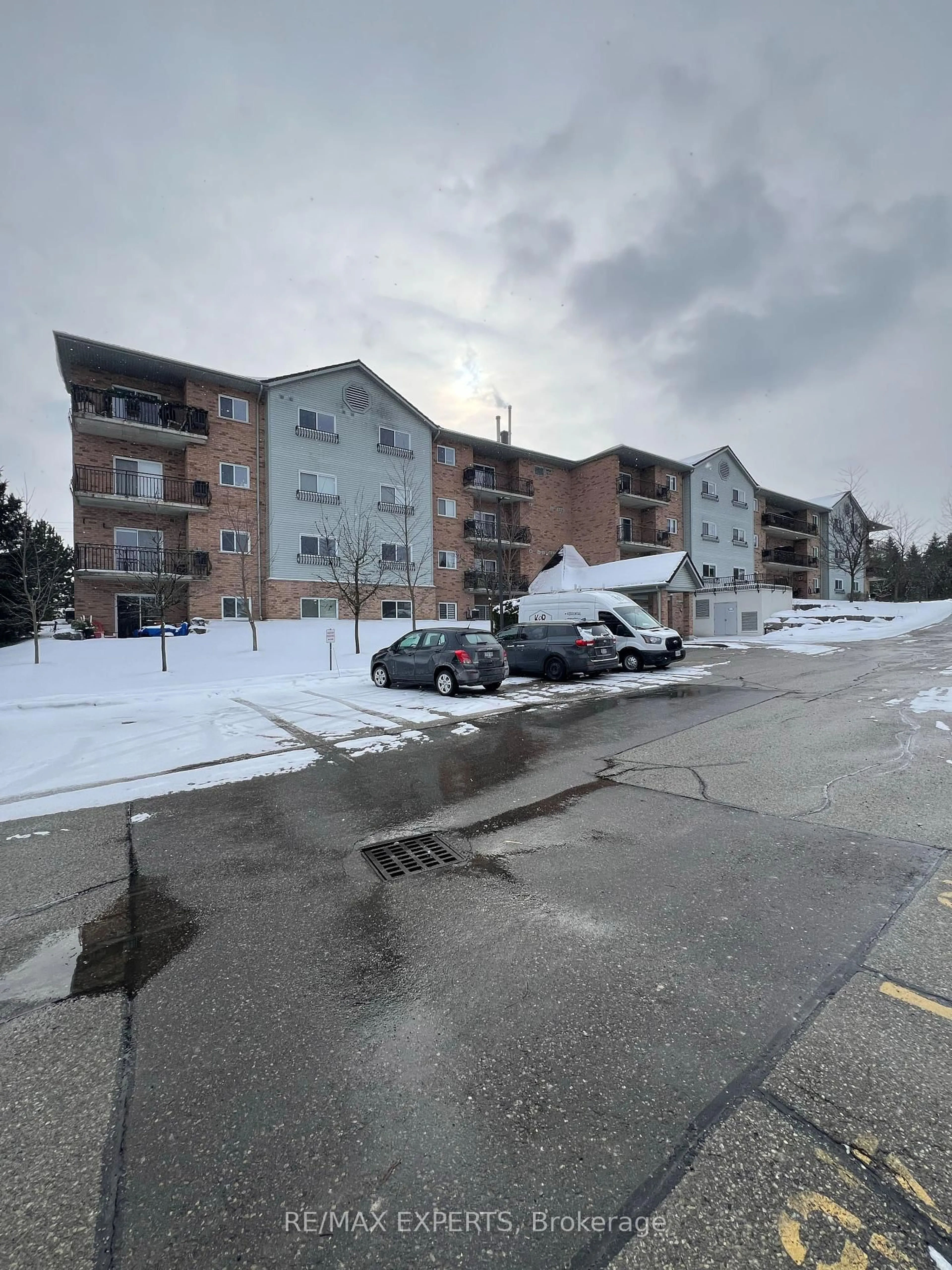 Parking for 345 Briarmeadow Dr #404, Kitchener Ontario N2A 4J6