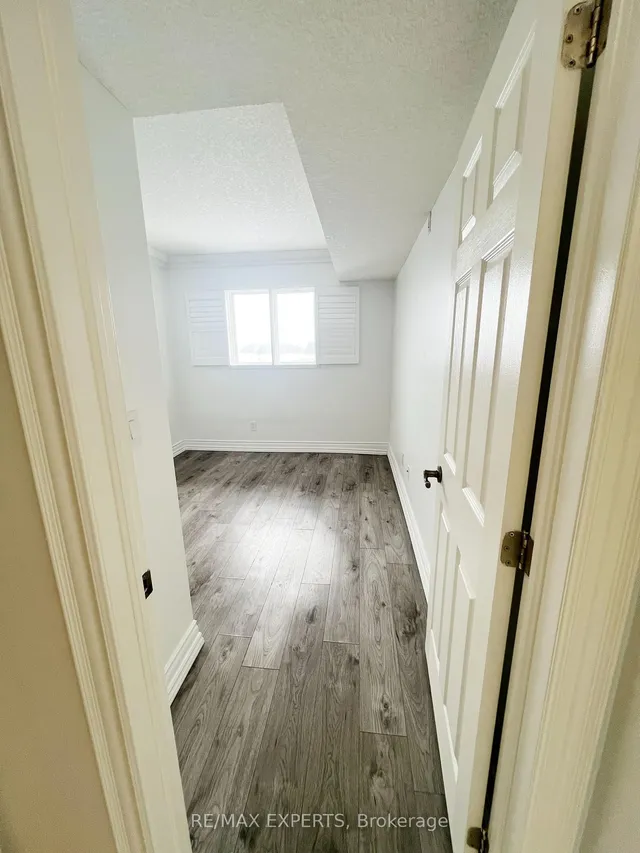 Additional property image - 345 Briarmeadow Dr Unit 404