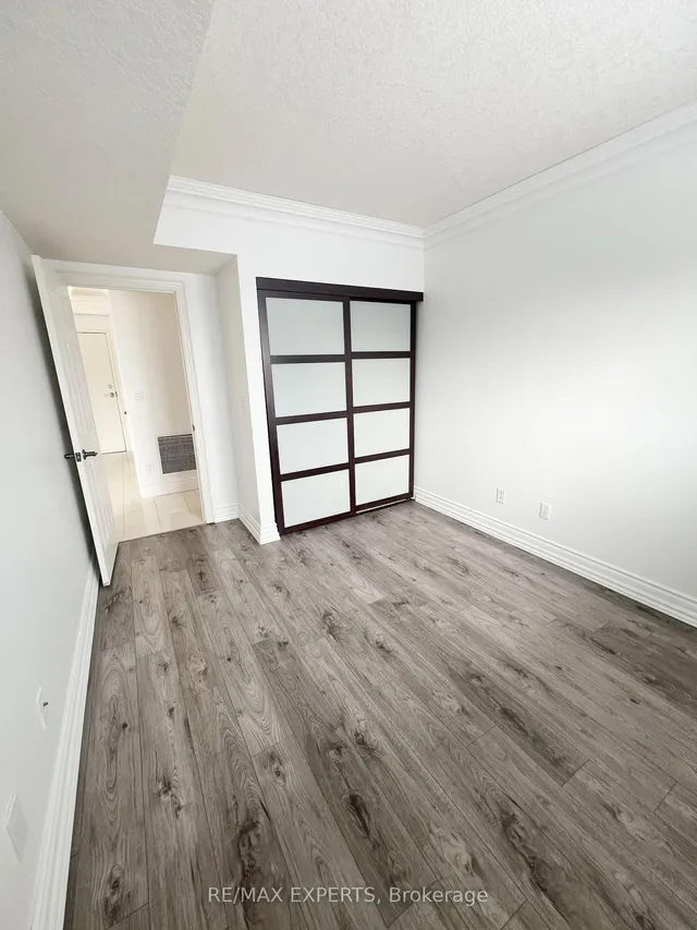 Additional property image - 345 Briarmeadow Dr Unit 404