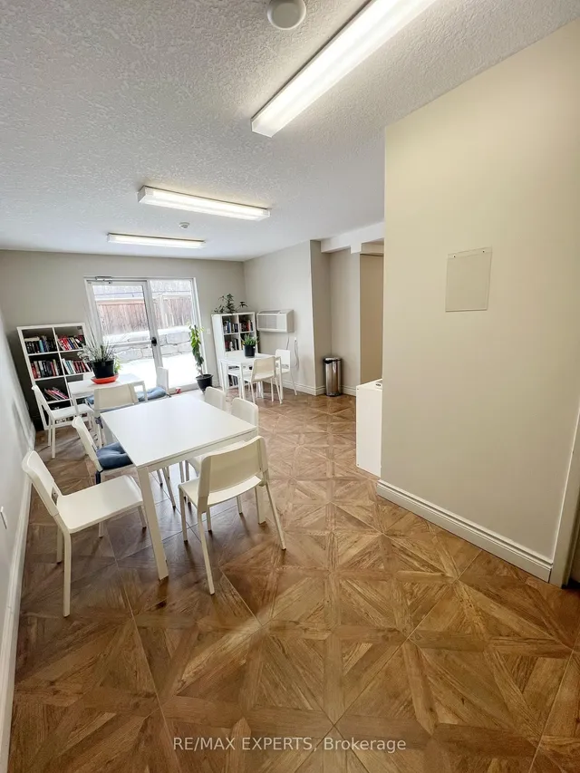 Additional property image - 345 Briarmeadow Dr Unit 404