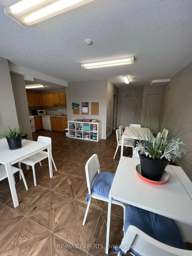Additional property image - 345 Briarmeadow Dr Unit 404