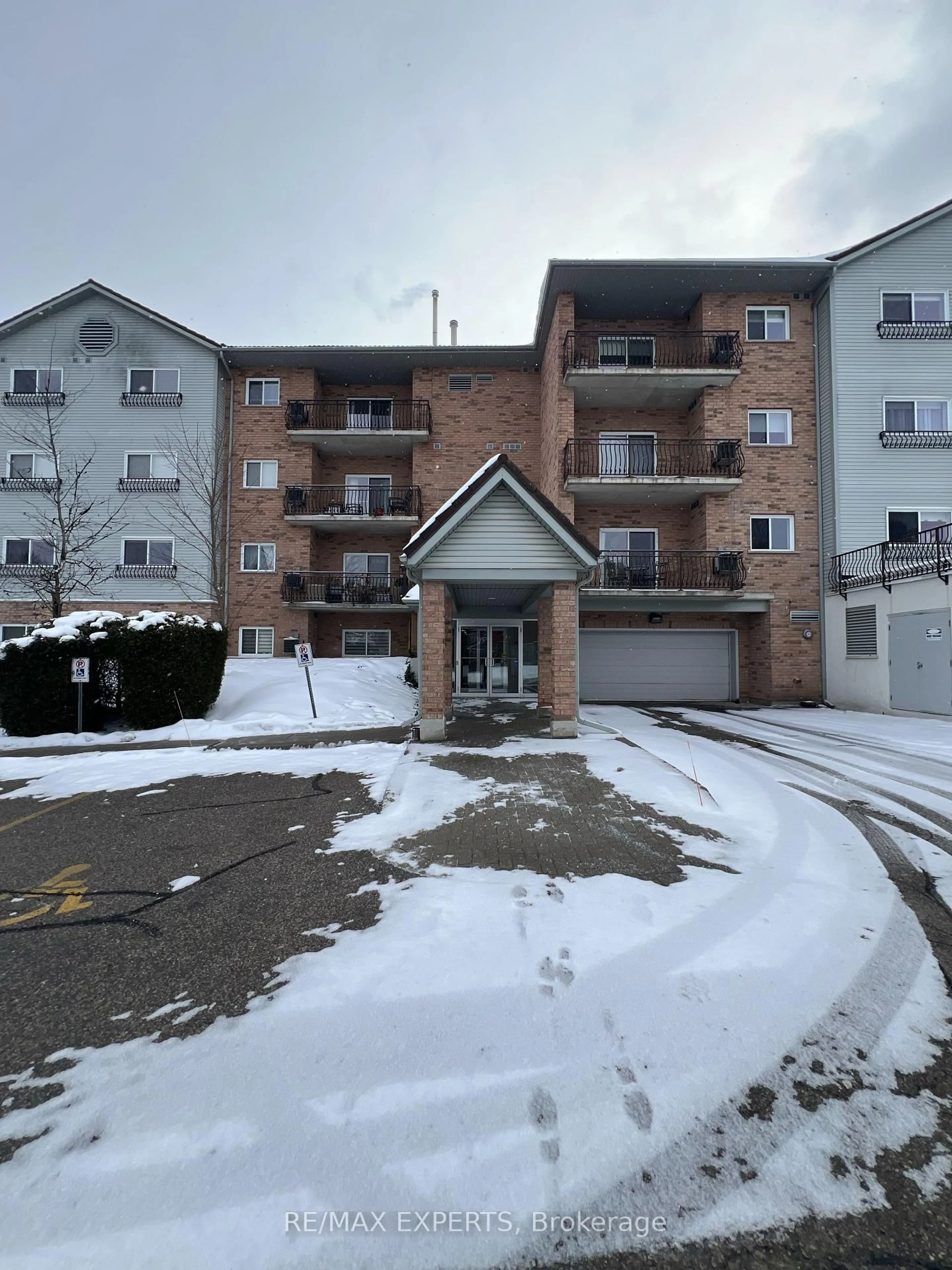 Unknown for 345 Briarmeadow Dr #404, Kitchener Ontario N2A 4J6