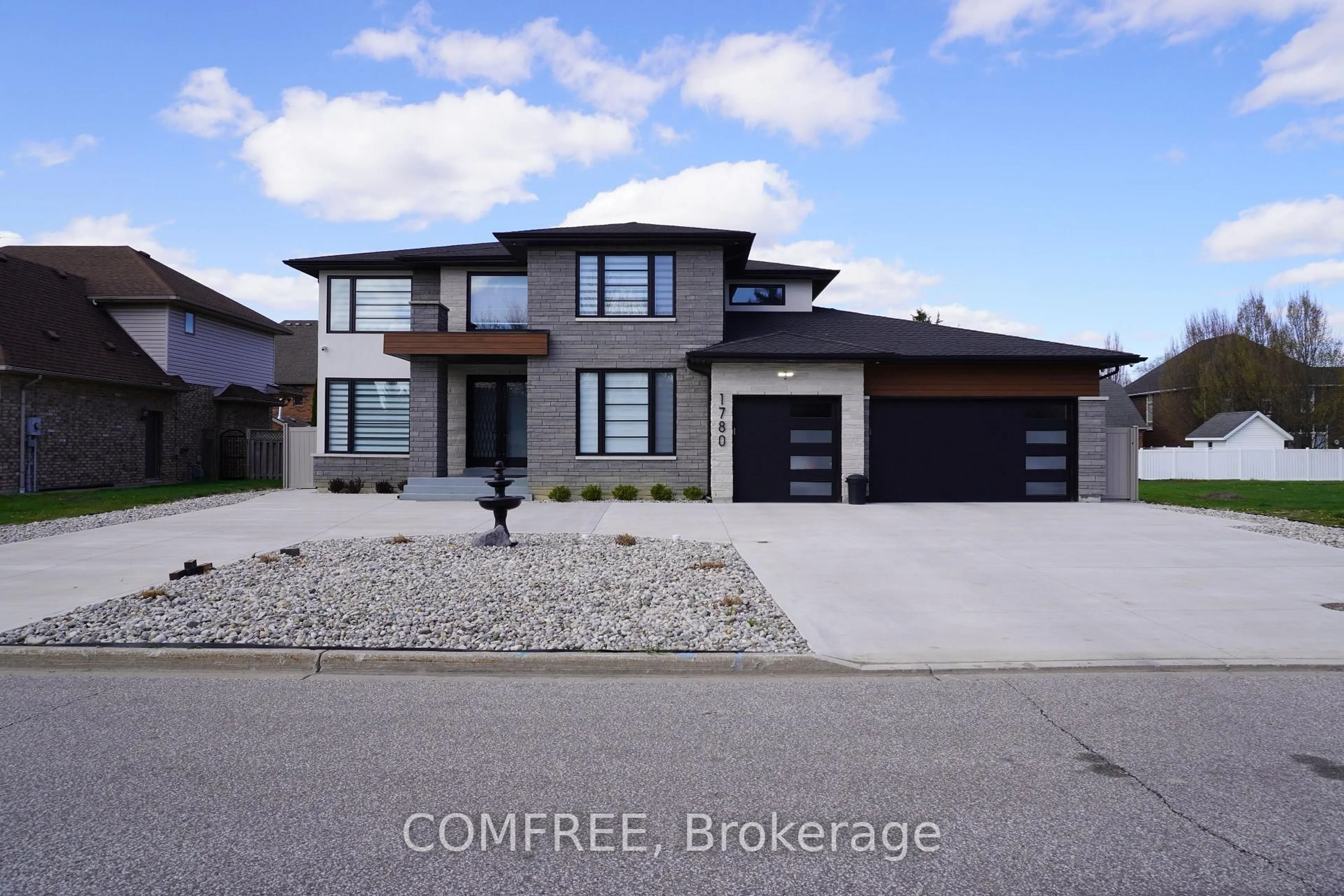 Home with brick exterior material, street for 1780 Stanton Ave, LaSalle Ontario N9J 3H3