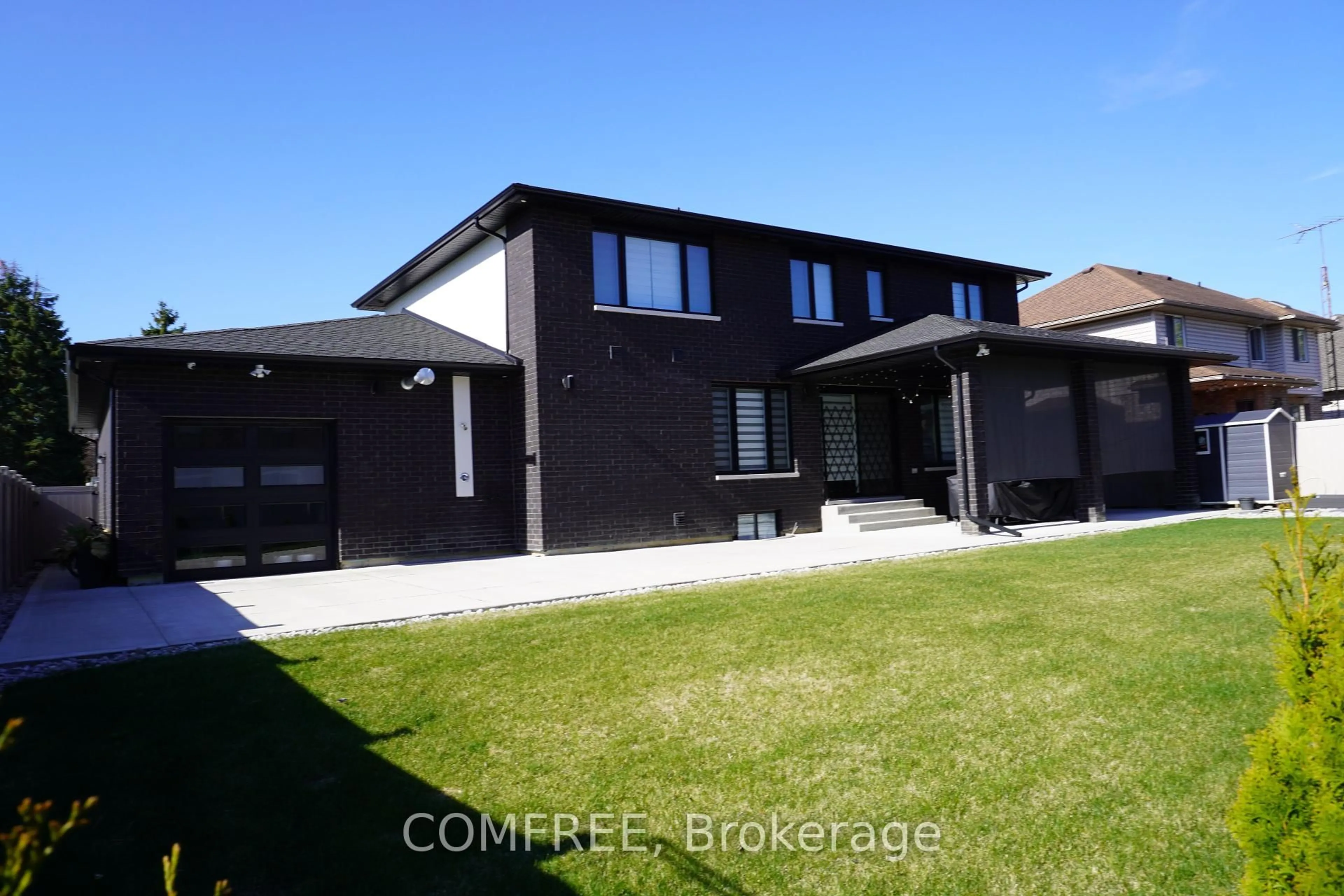 A pic from outside/outdoor area/front of a property/back of a property/a pic from drone, street for 1780 Stanton Ave, LaSalle Ontario N9J 3H3