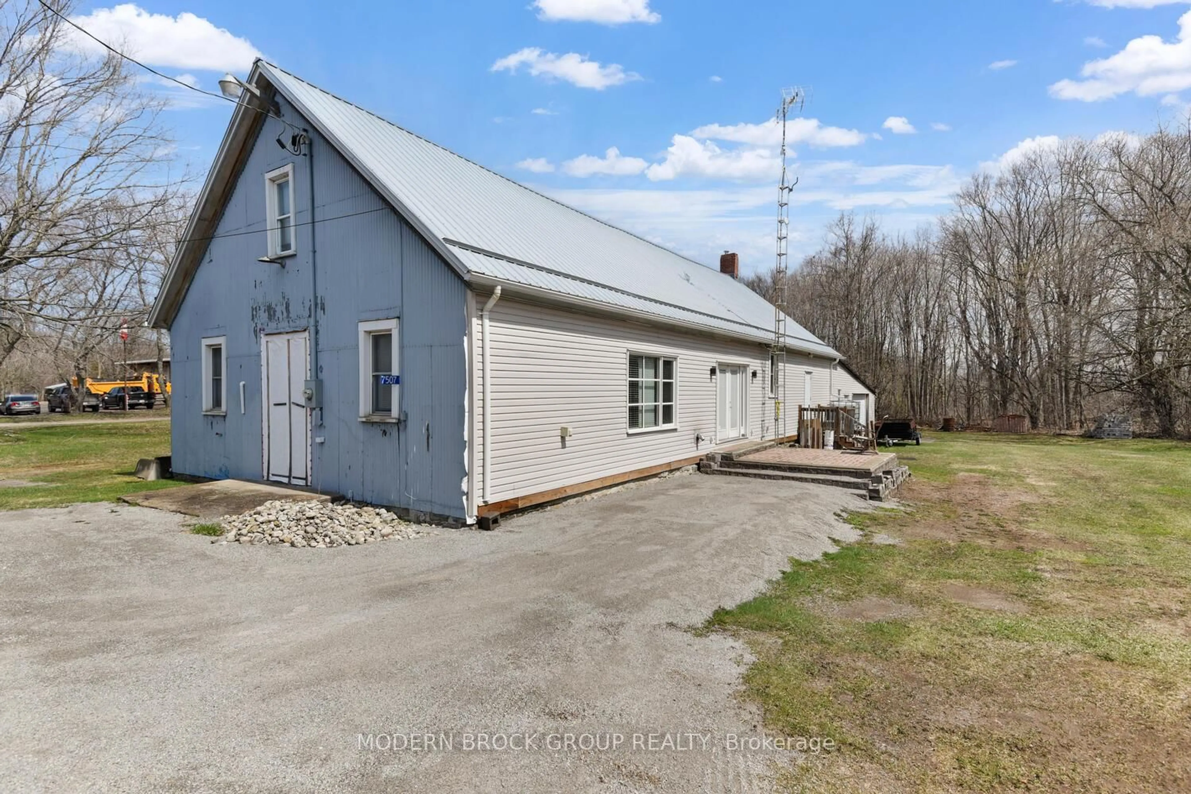 A pic from outside/outdoor area/front of a property/back of a property/a pic from drone, building for 7507 New Dublin Rd, Elizabethtown-Kitley Ontario K0E 1A0