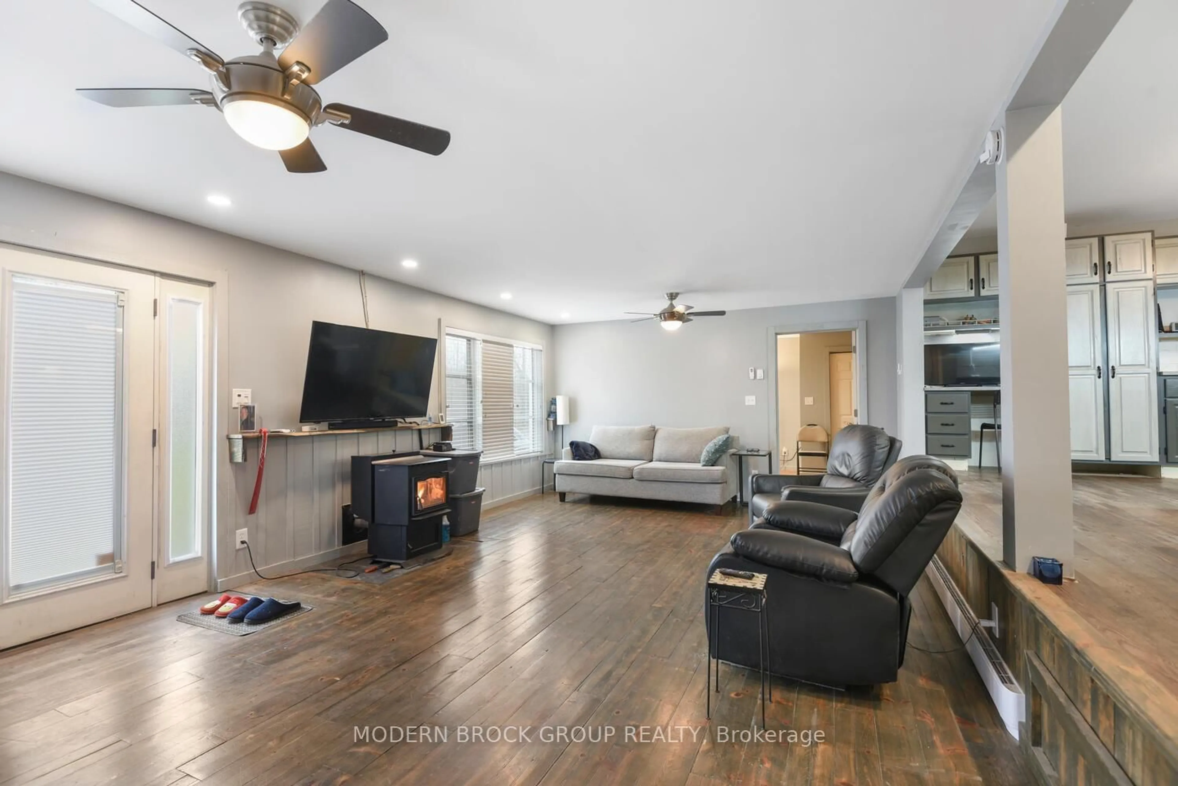 Living room with furniture, wood/laminate floor for 7507 New Dublin Rd, Elizabethtown-Kitley Ontario K0E 1A0