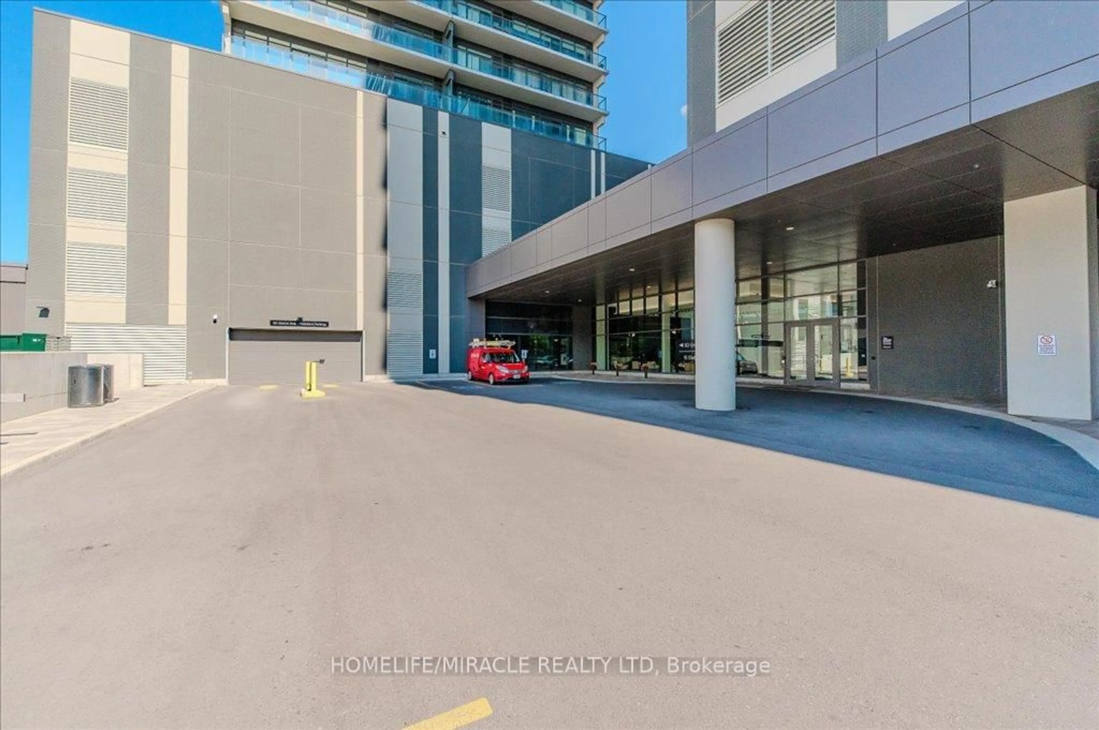 Indoor foyer for 15 Glebe St #1406, Cambridge Ontario N1S 0C3