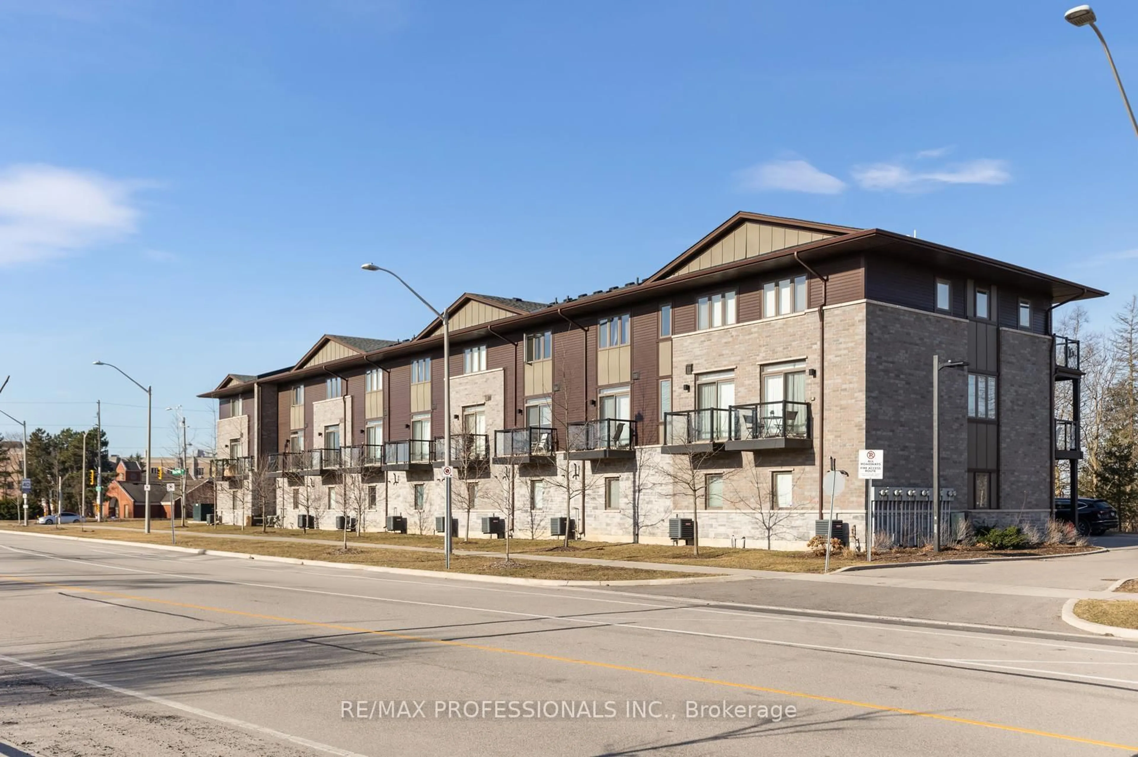 Home with brick exterior material, street for 23 Echovalley Dr #8, Hamilton Ontario L8J 0K4
