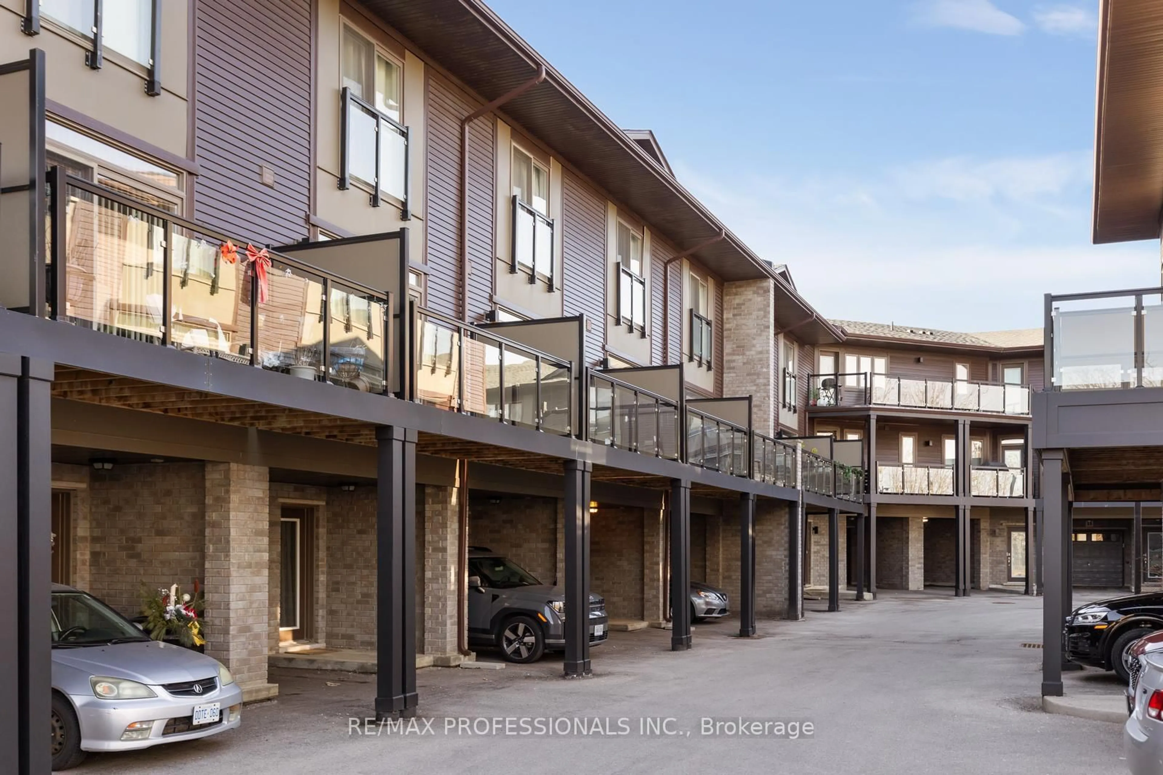 Patio, street for 23 Echovalley Dr #8, Hamilton Ontario L8J 0K4