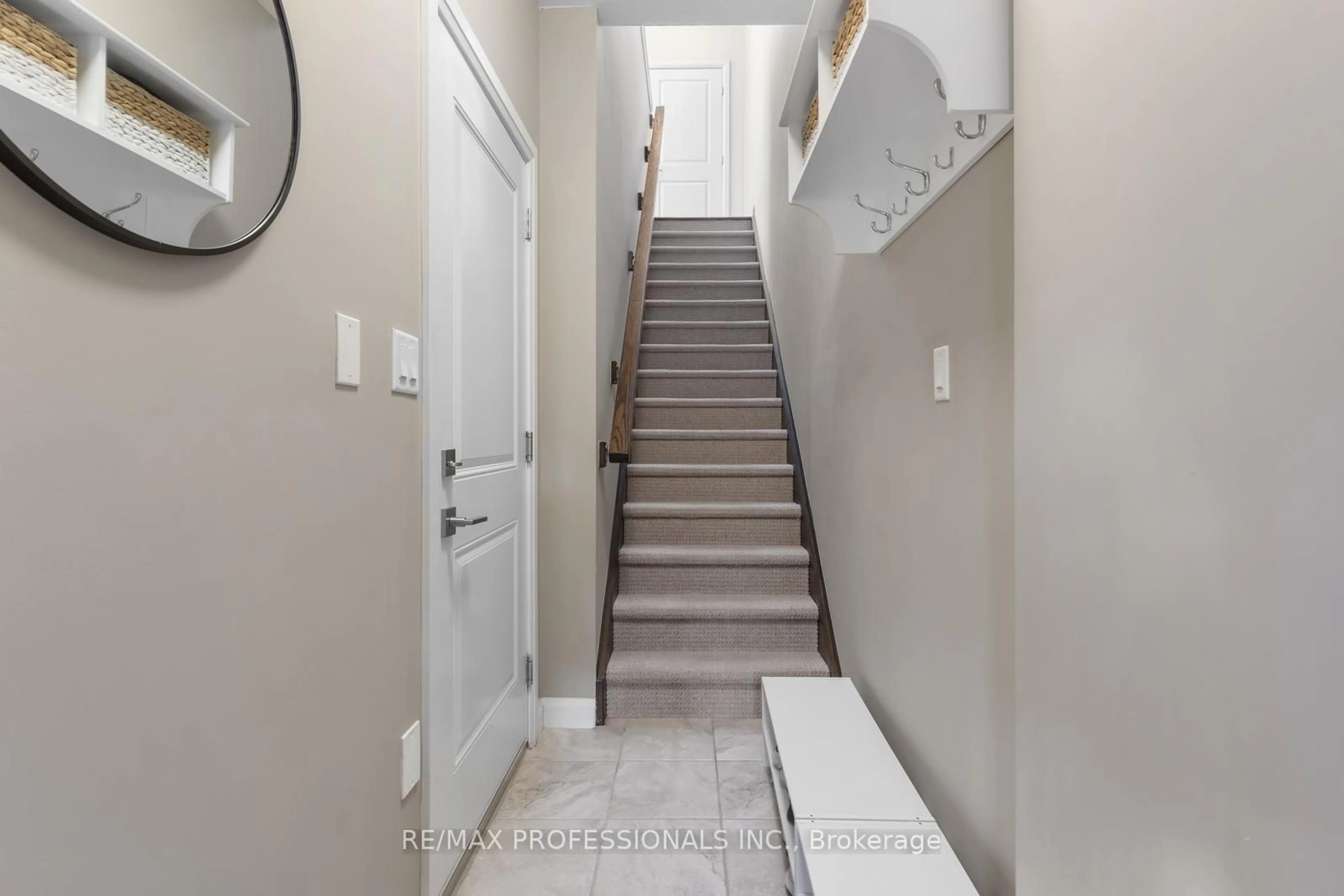 Unknown for 23 Echovalley Dr #8, Hamilton Ontario L8J 0K4