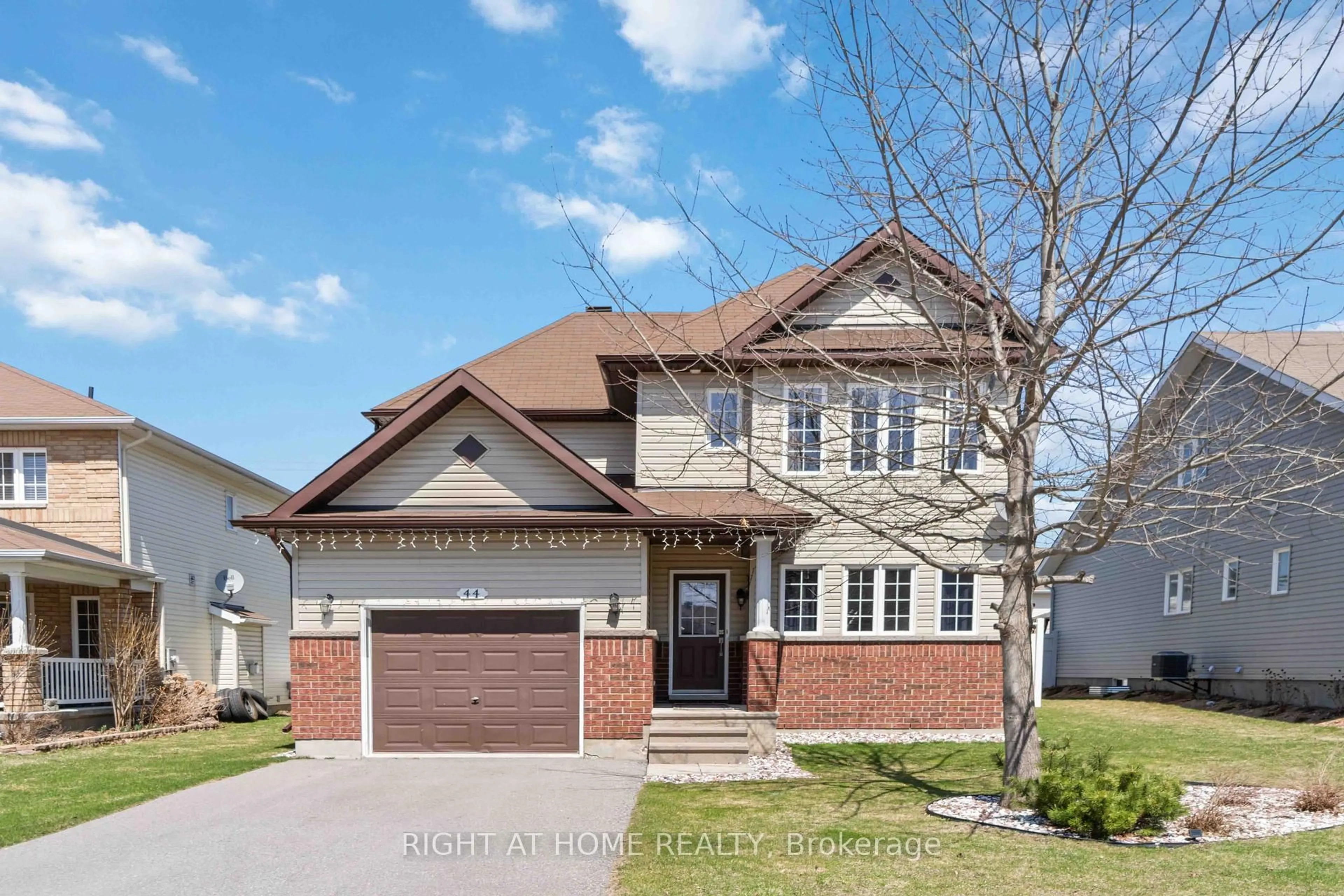 Home with brick exterior material, street for 44 Moe Robillard St, Arnprior Ontario K7S 0C2