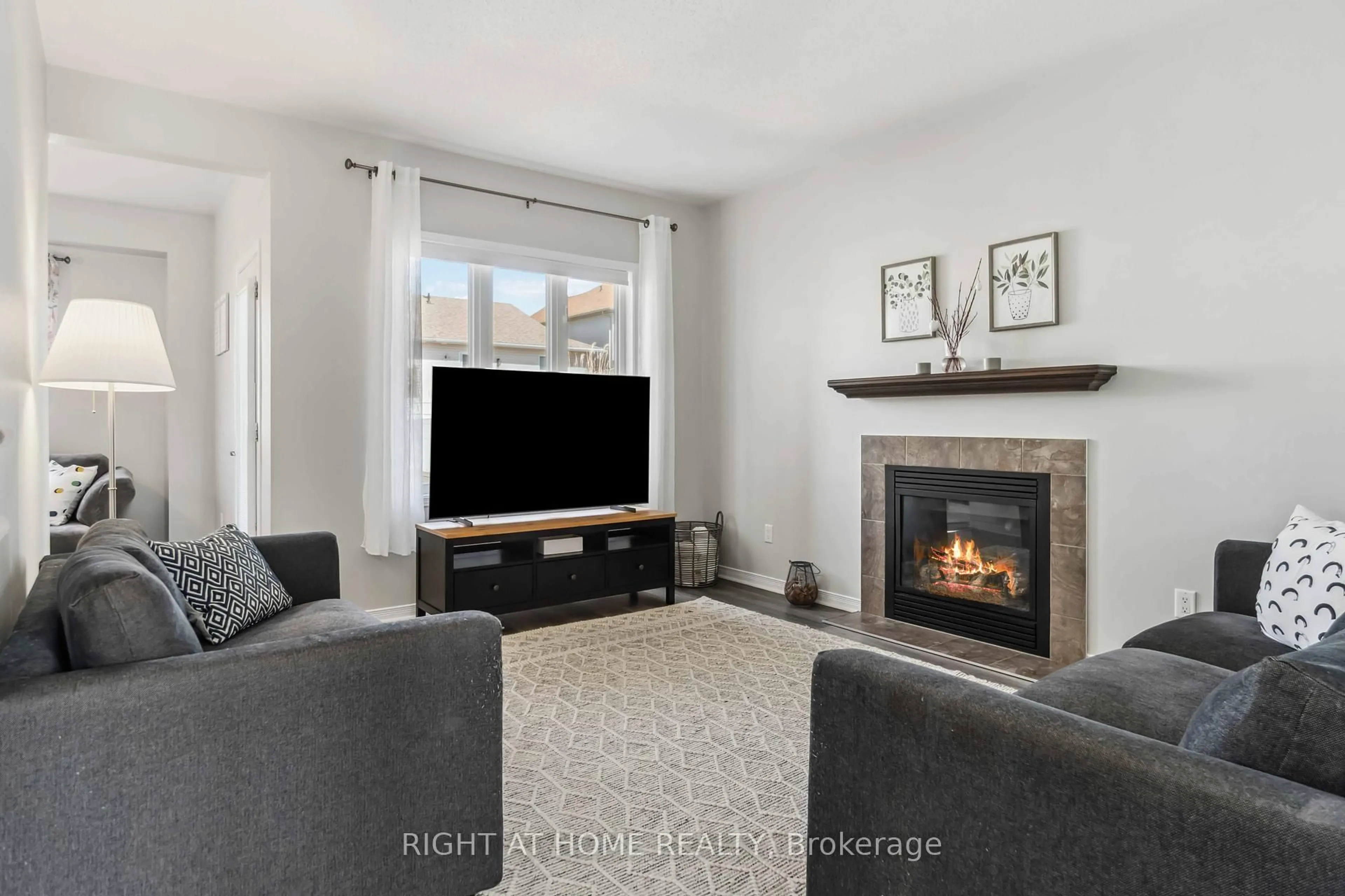 Living room with furniture, unknown for 44 Moe Robillard St, Arnprior Ontario K7S 0C2
