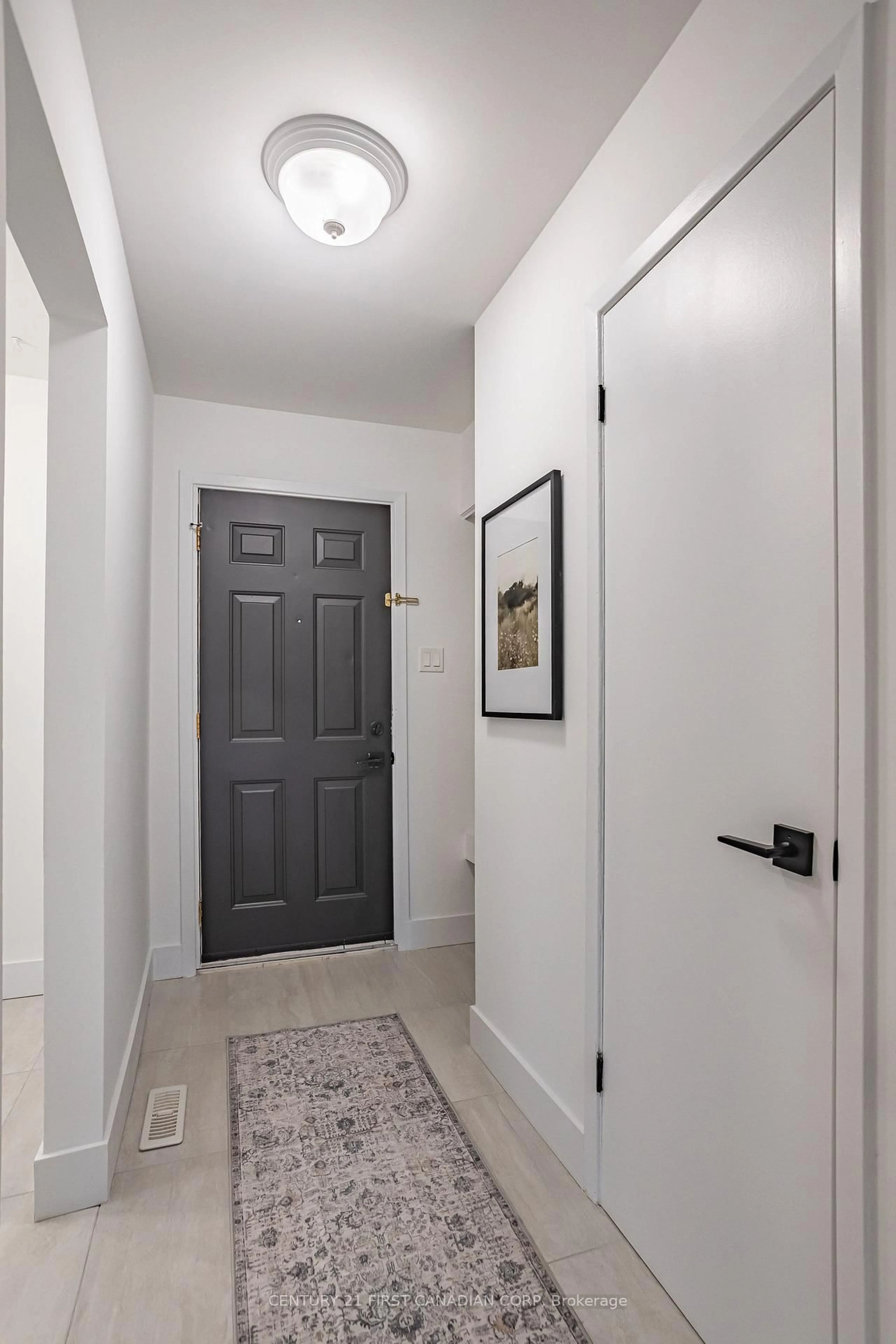 Indoor entryway for 591 Griffith St #13, London Ontario N6K 2S5