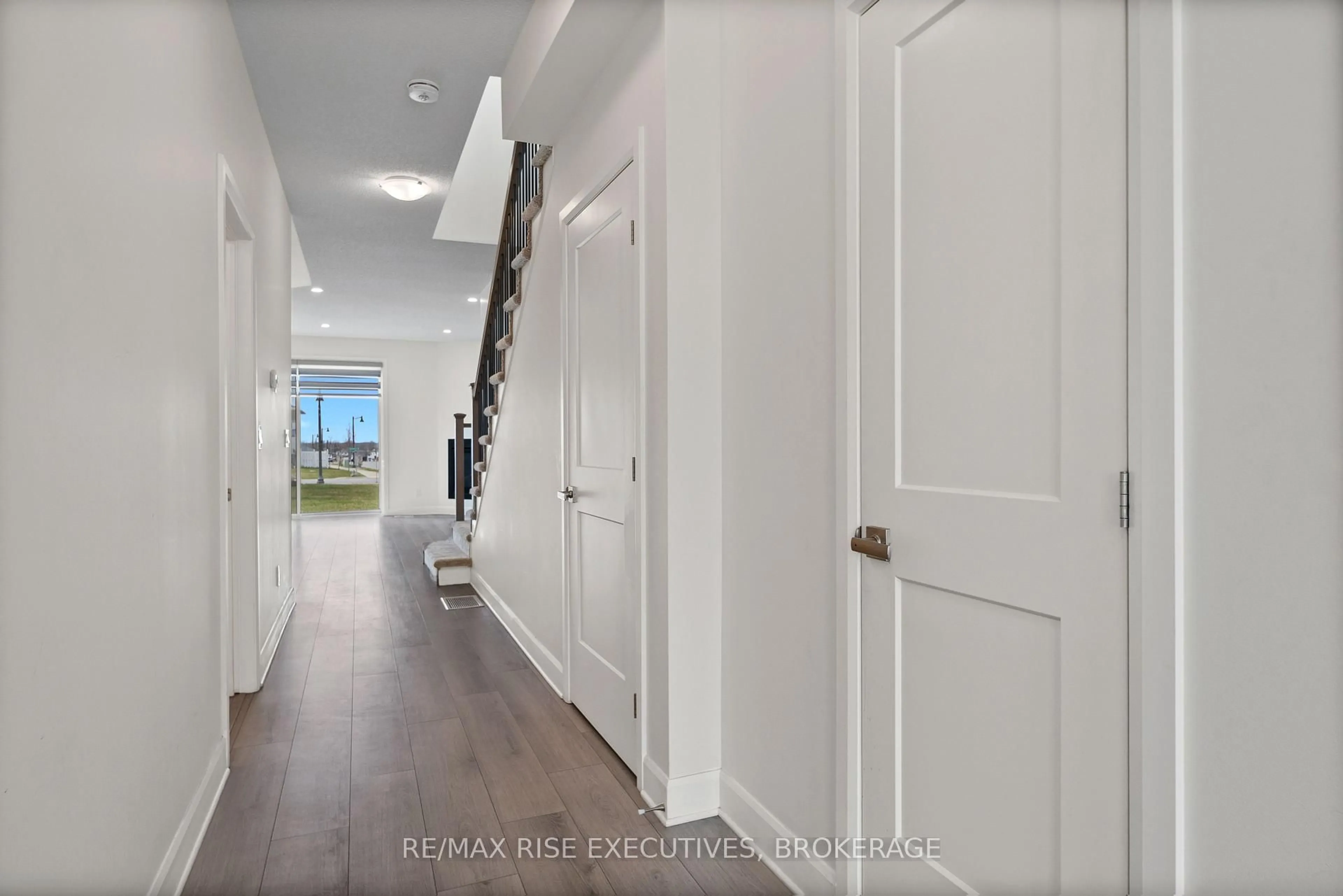 Indoor entryway for 353 Buckthorn Dr, Kingston Ontario K7P 0S1
