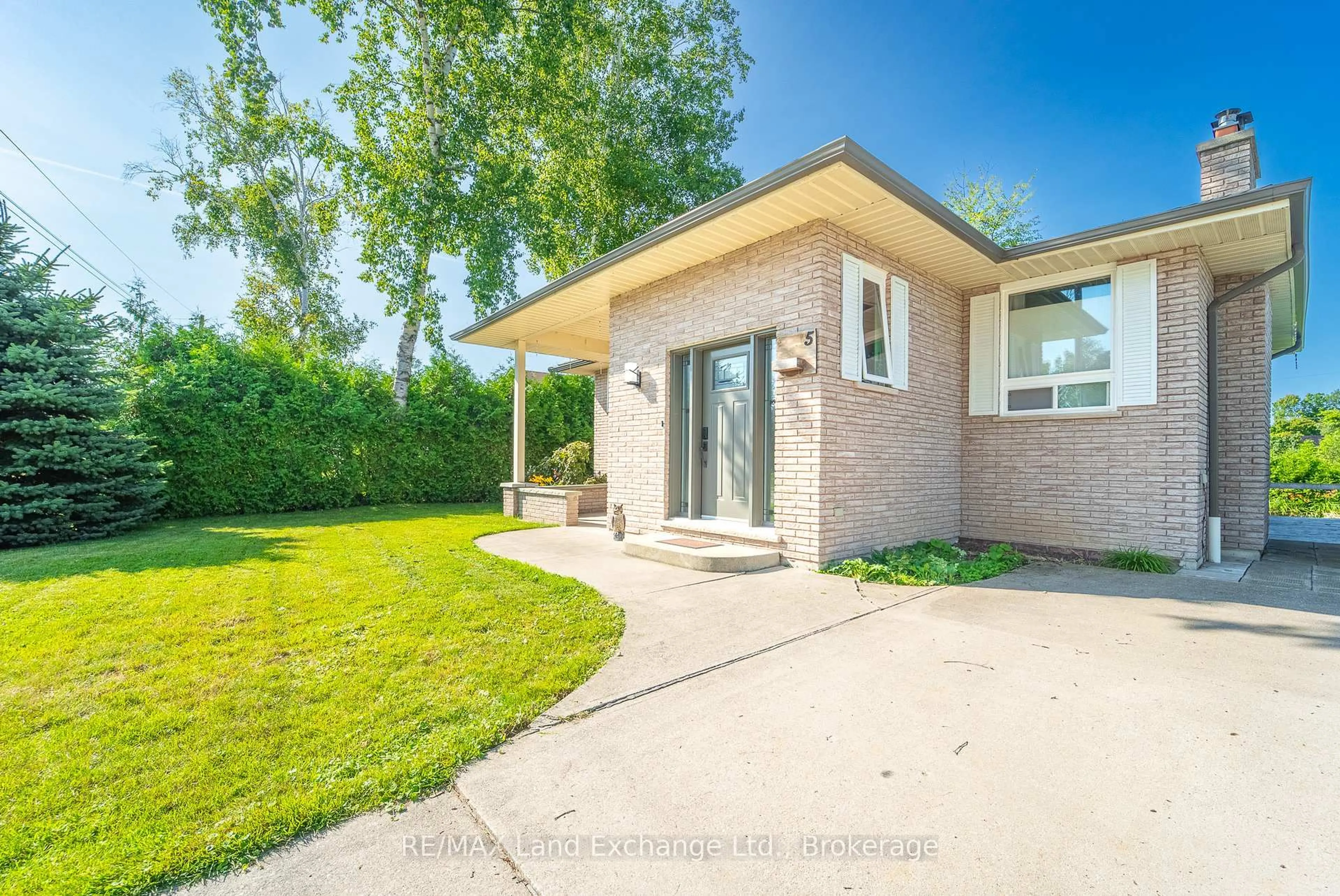 Home with brick exterior material, street for 5 MACGREGOR BEACH Rd, Kincardine Ontario N2Z 1J6