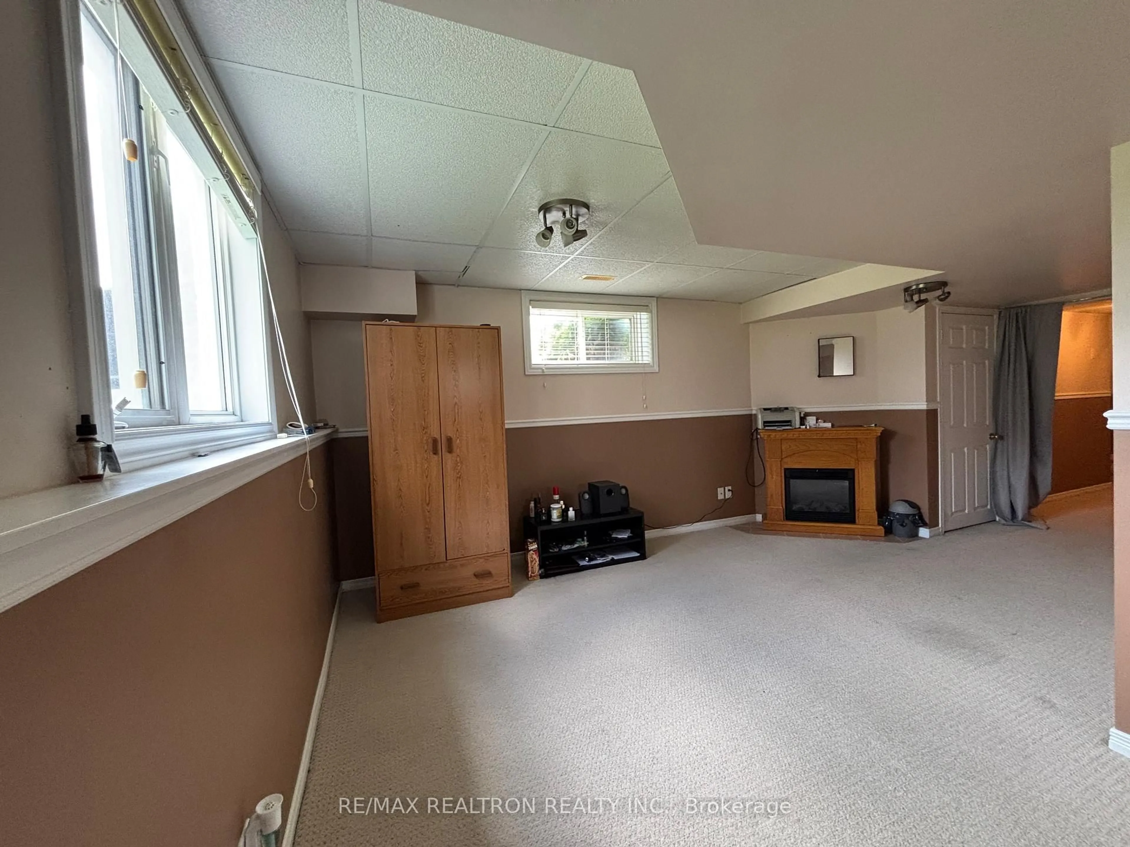 A pic of a room for 436 Weston Cres, Kingston Ontario K7M 9E7