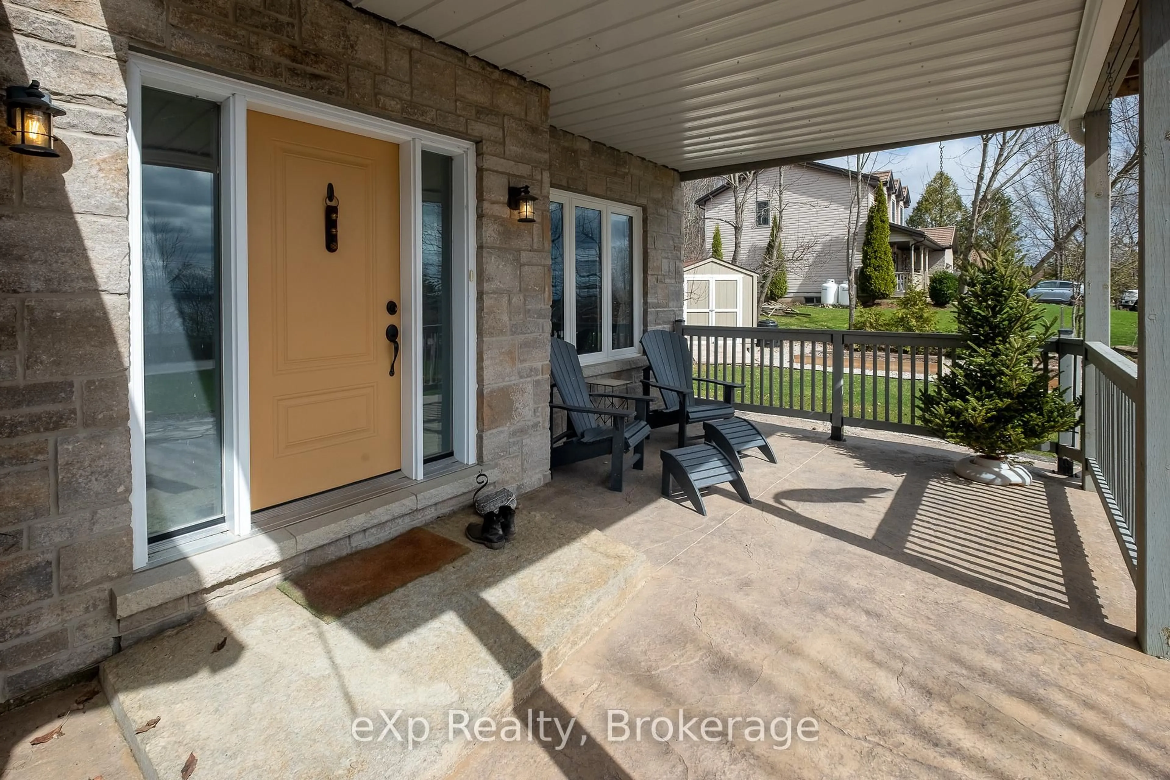 Indoor entryway for 154 MacIntosh Dr, Georgian Bluffs Ontario N0H 1S0