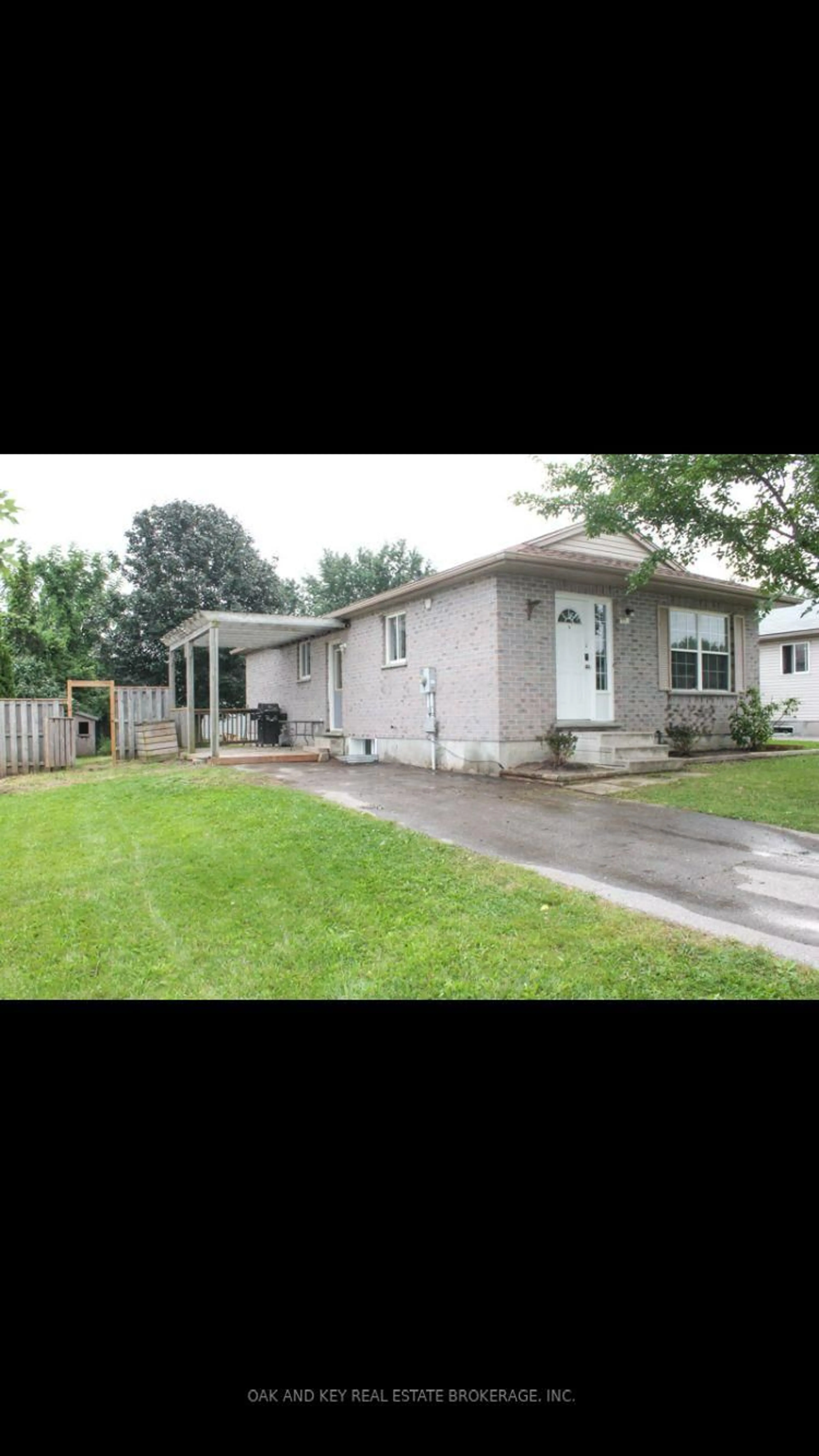 Unknown for 330 FLEMING Dr, London East Ontario N5V 4Y6