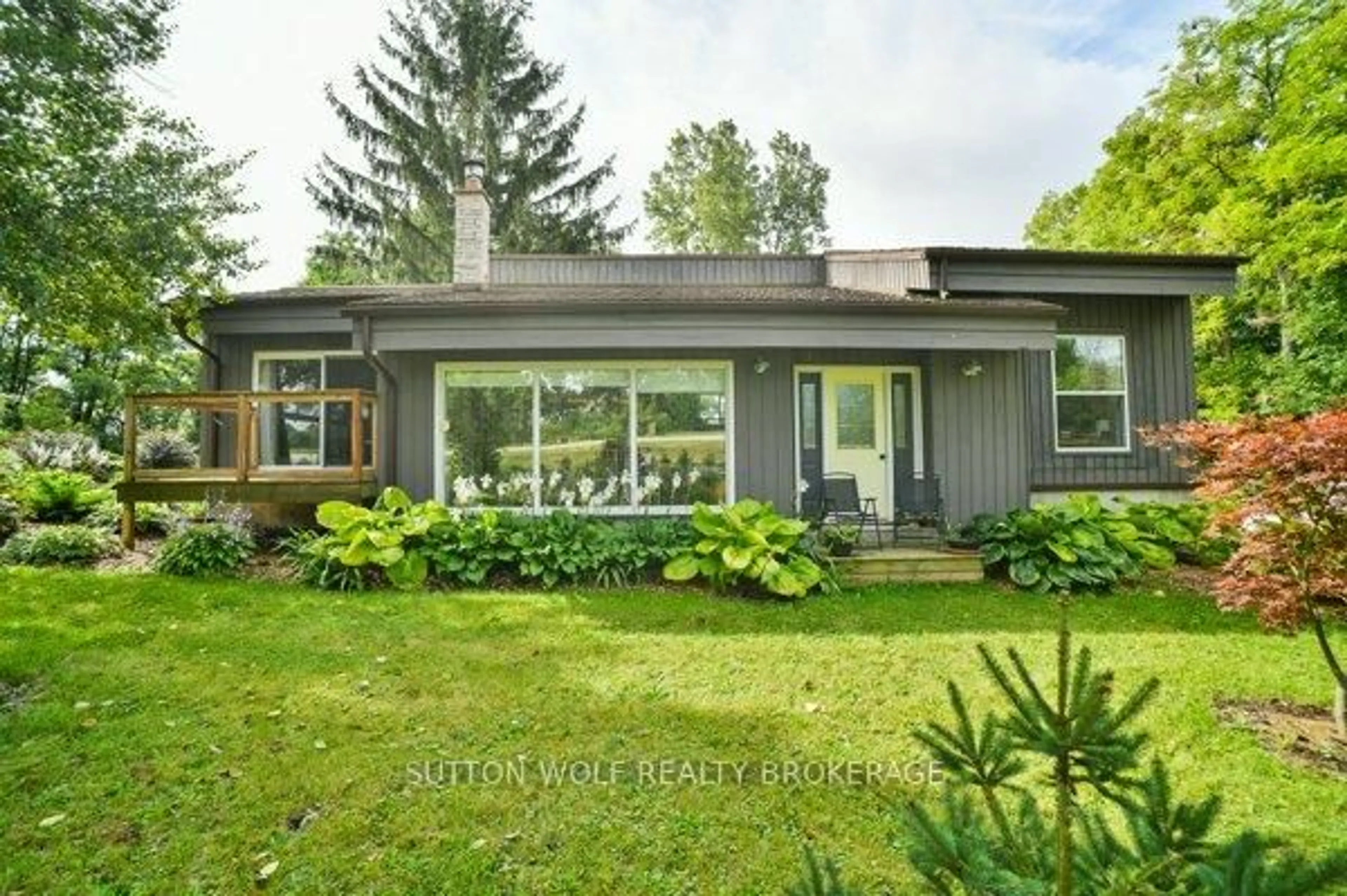 Home with vinyl exterior material, unknown for 1471 Longwoods Rd, Southwest Middlesex Ontario N0L 2N0