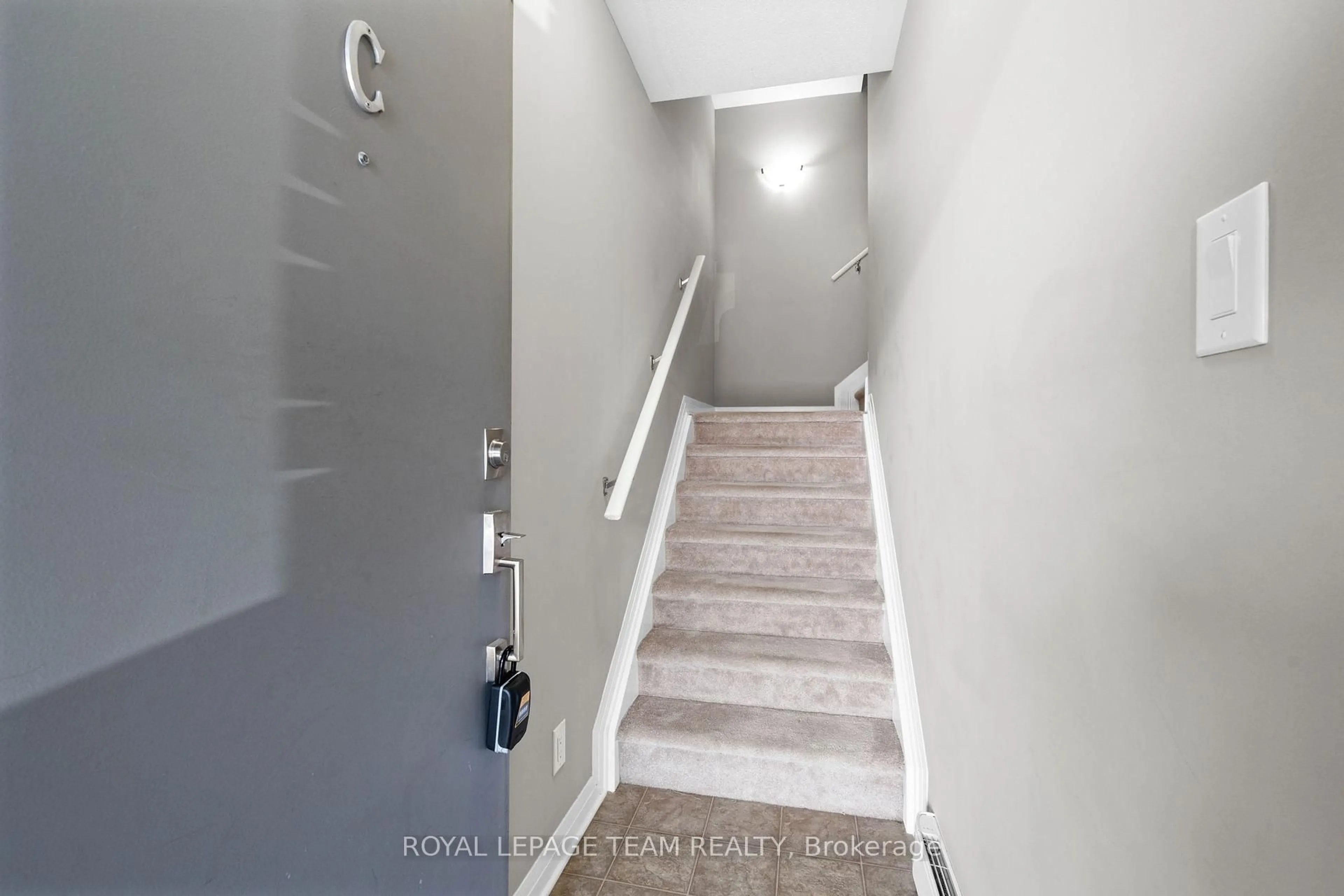 Unknown for 444 Via Verona Ave #C, Ottawa Ontario K2J 6B3