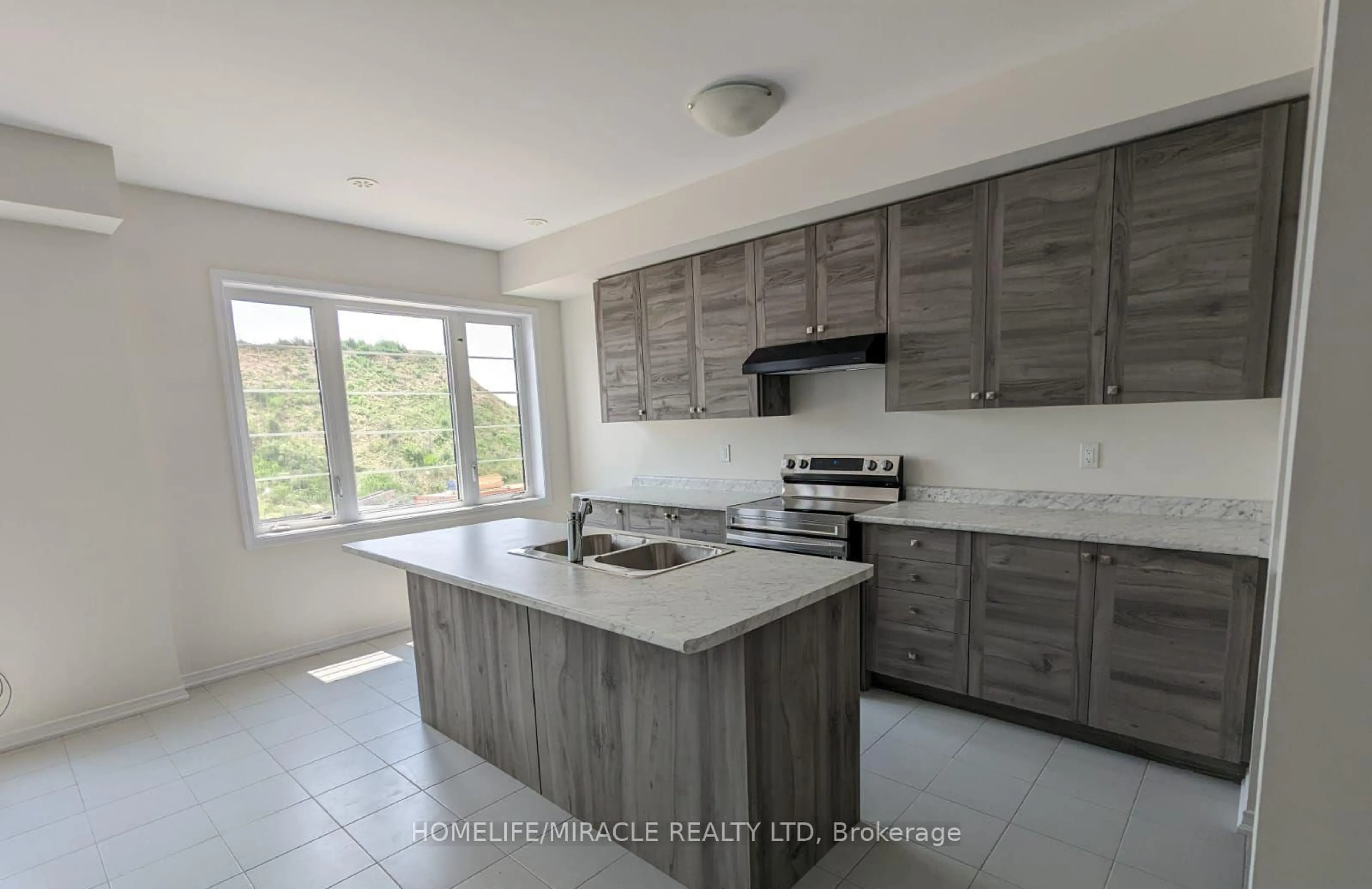 Standard kitchen, unknown for 215 Gillespie Dr, Brantford Ontario N3T 0W2