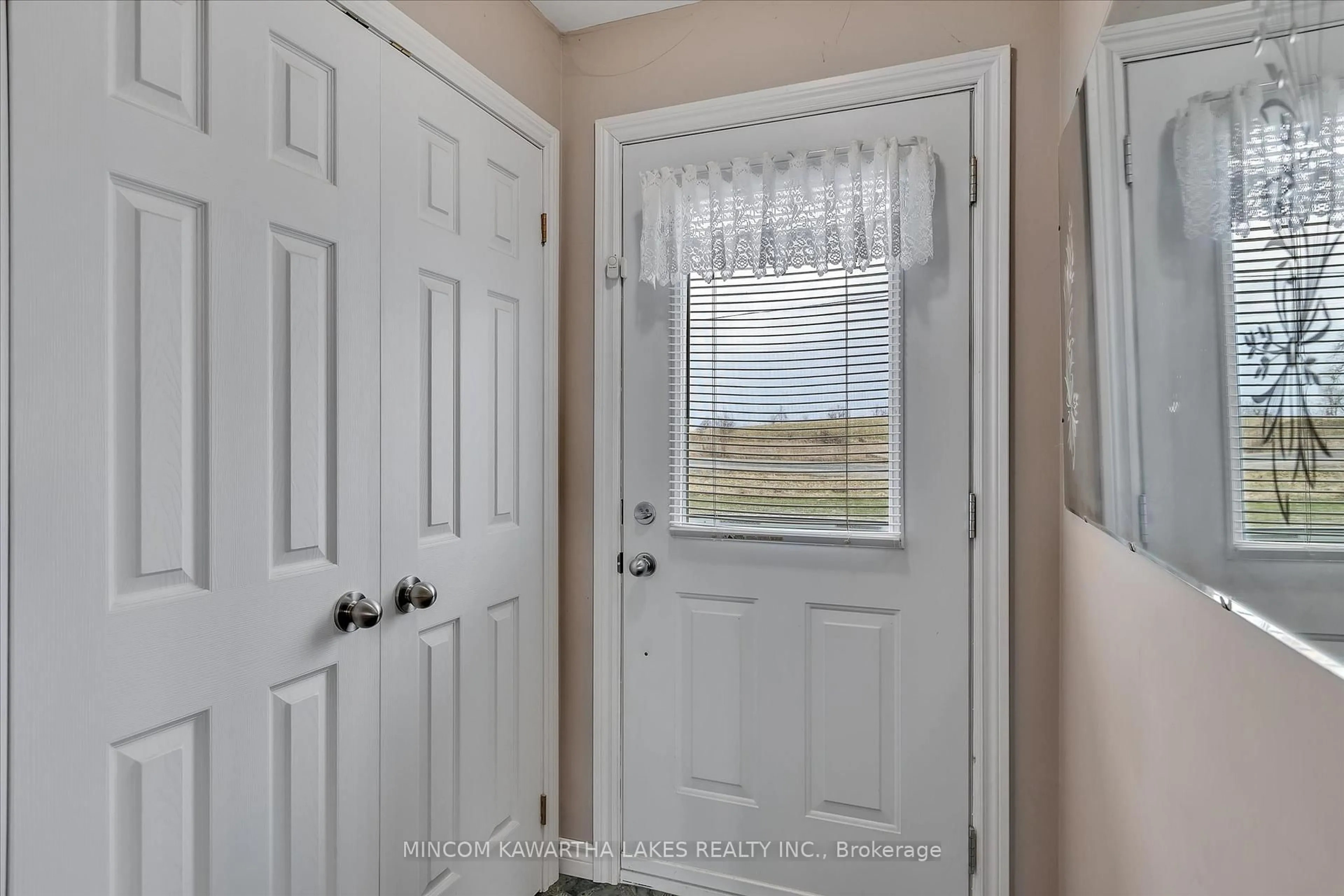 Indoor entryway for 1974 Selwyn Rd, Smith-Ennismore-Lakefield Ontario K0L 2H0