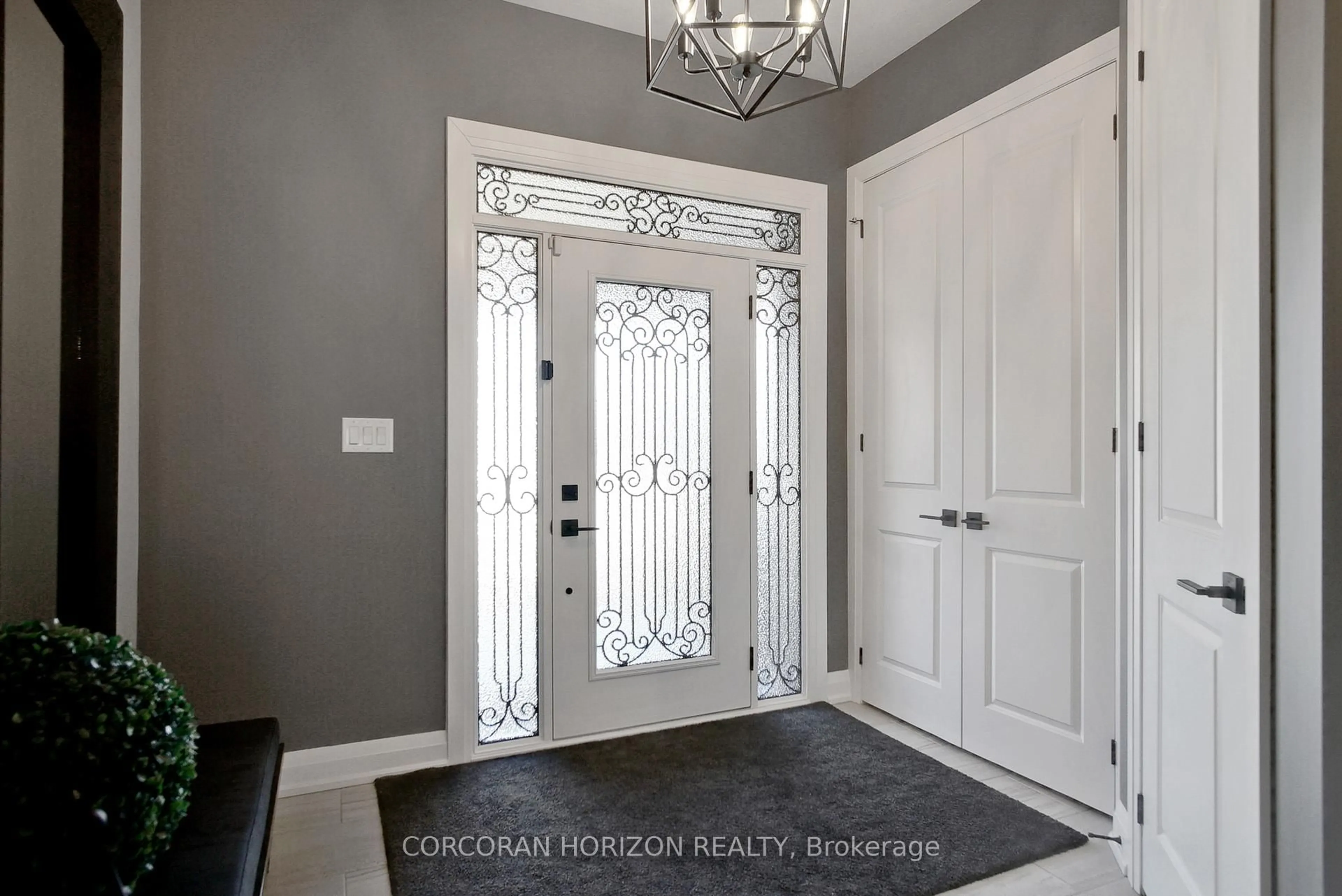 Indoor entryway for 269 Sedgewood St, Kitchener Ontario N2P 2N3