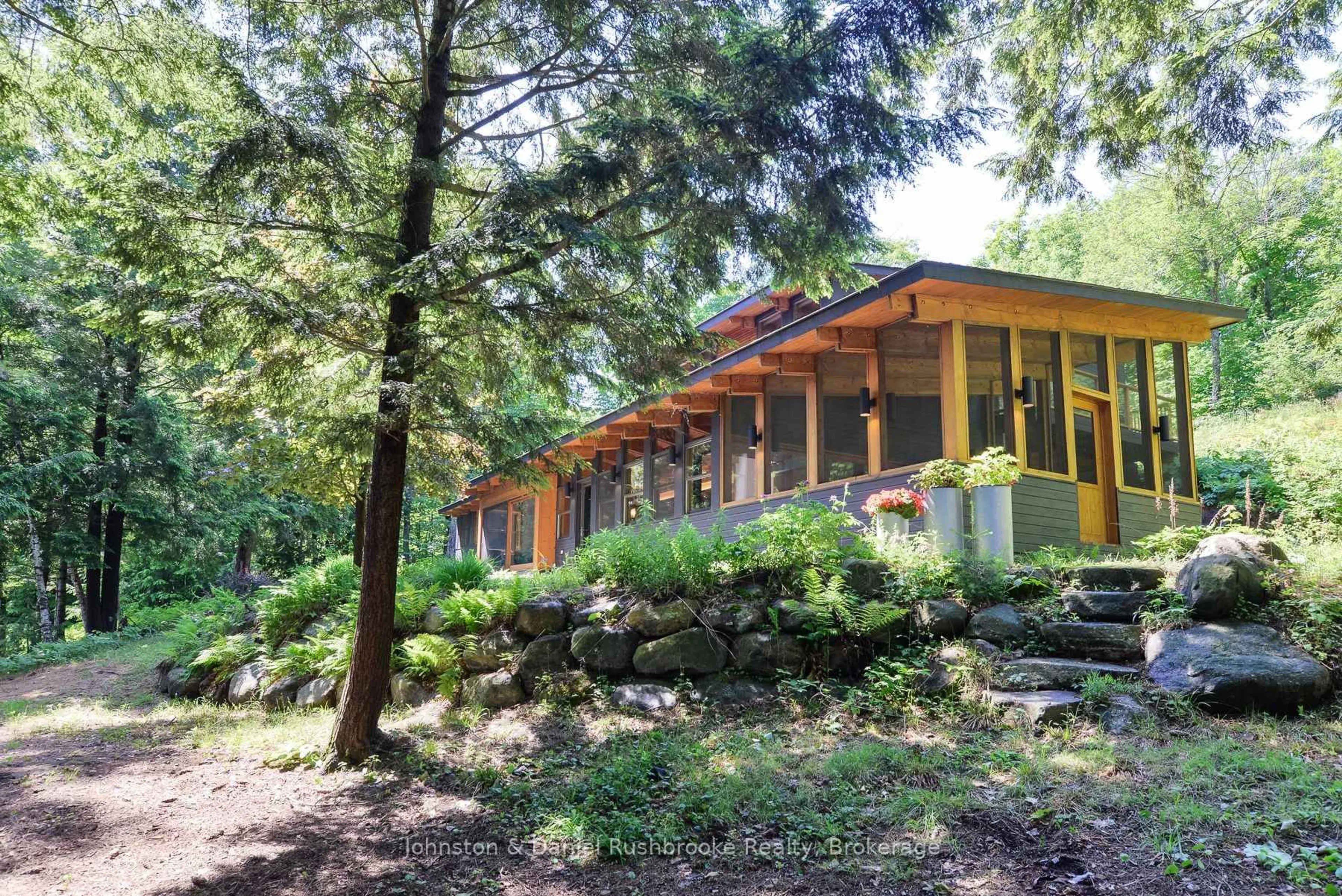Patio, unknown for 10 Bala Park Island N/A, Muskoka Lakes Ontario P0C 1M0