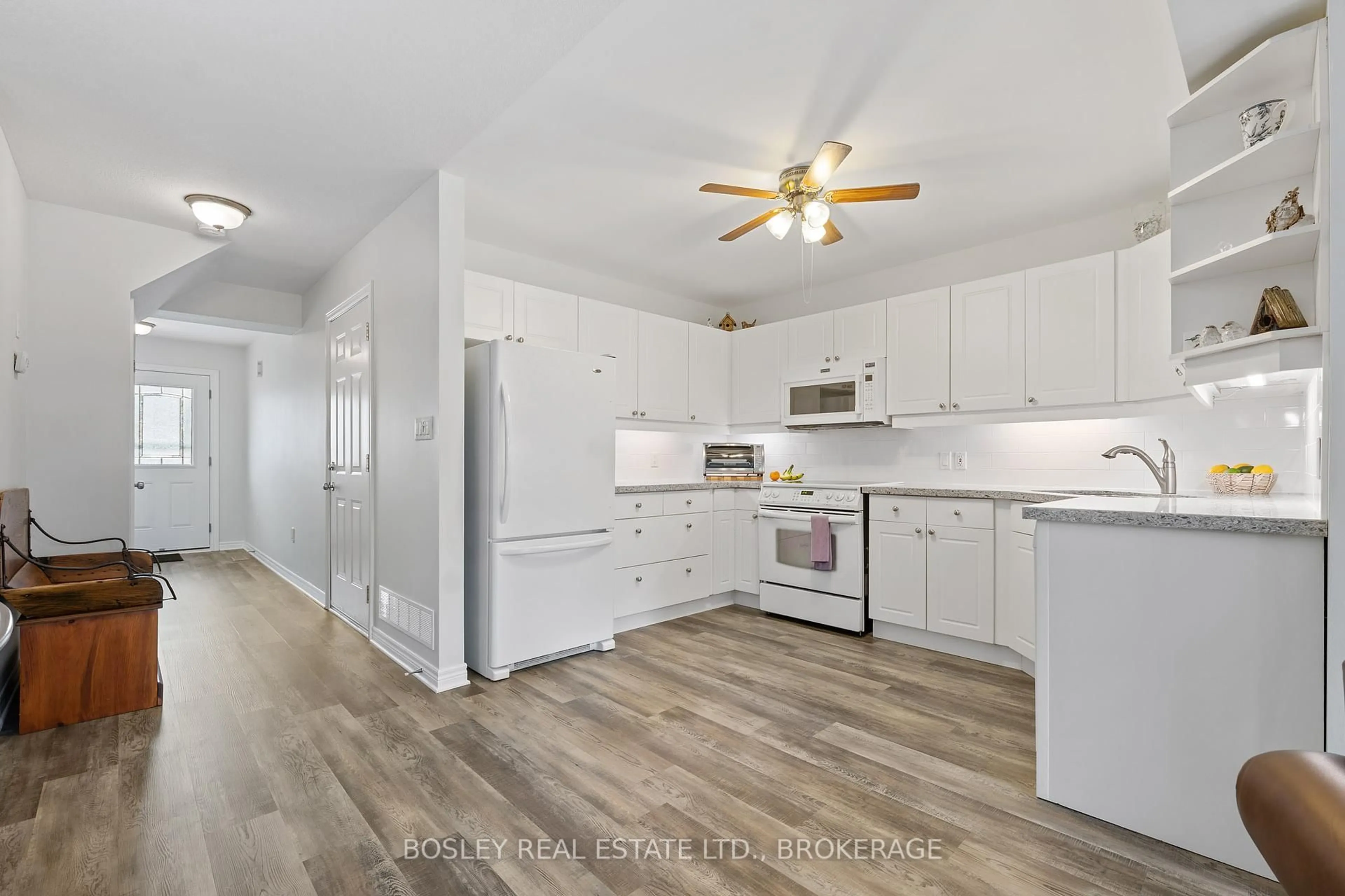 Open concept kitchen, unknown for 12 Flynn Crt, St. Catharines Ontario L2S 4E1