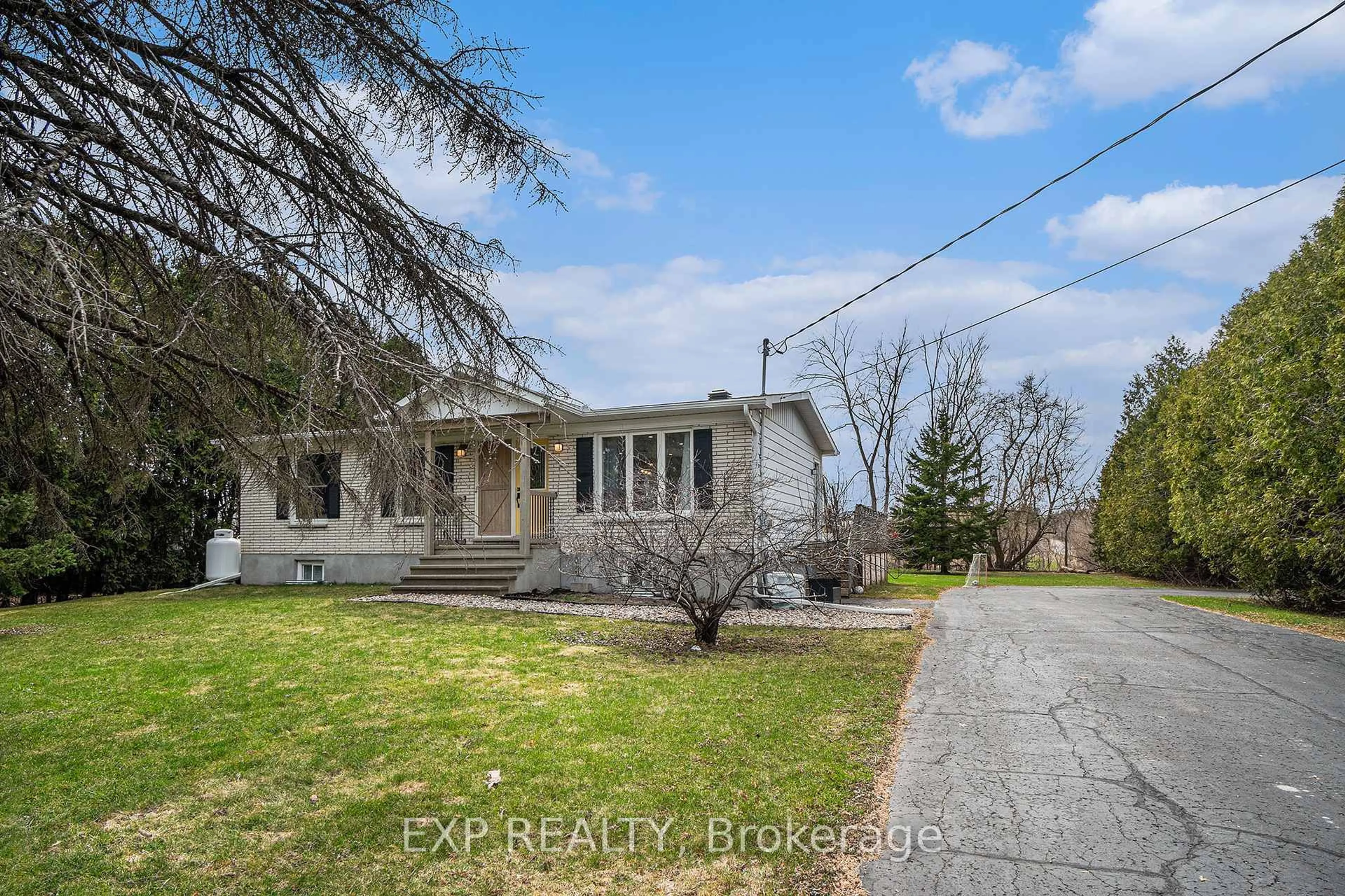 A pic from outside/outdoor area/front of a property/back of a property/a pic from drone, street for 2462 Dunning Rd, Sarsfield Ontario K0A 3E0