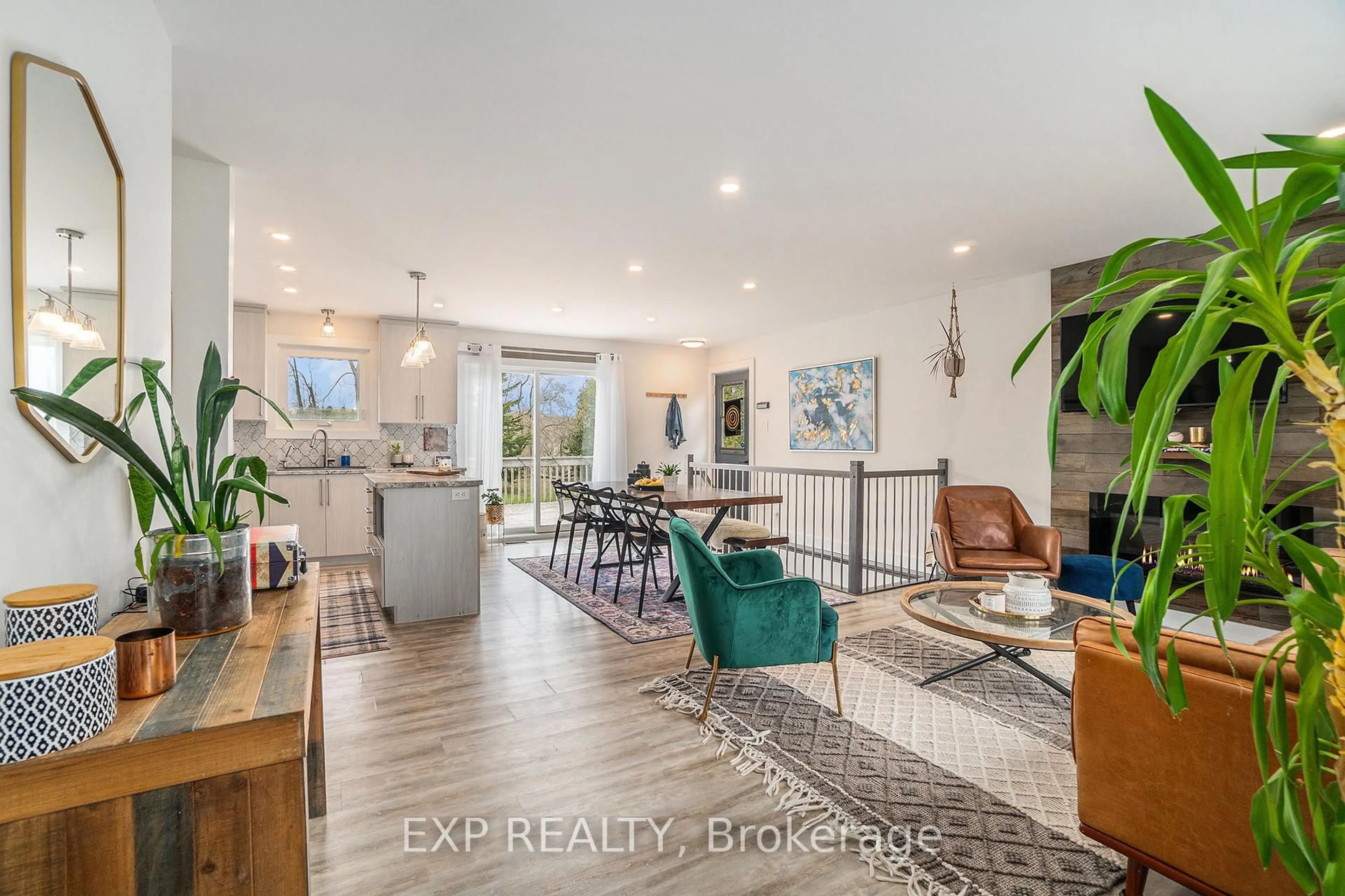 Open concept kitchen, unknown for 2462 Dunning Rd, Sarsfield Ontario K0A 3E0