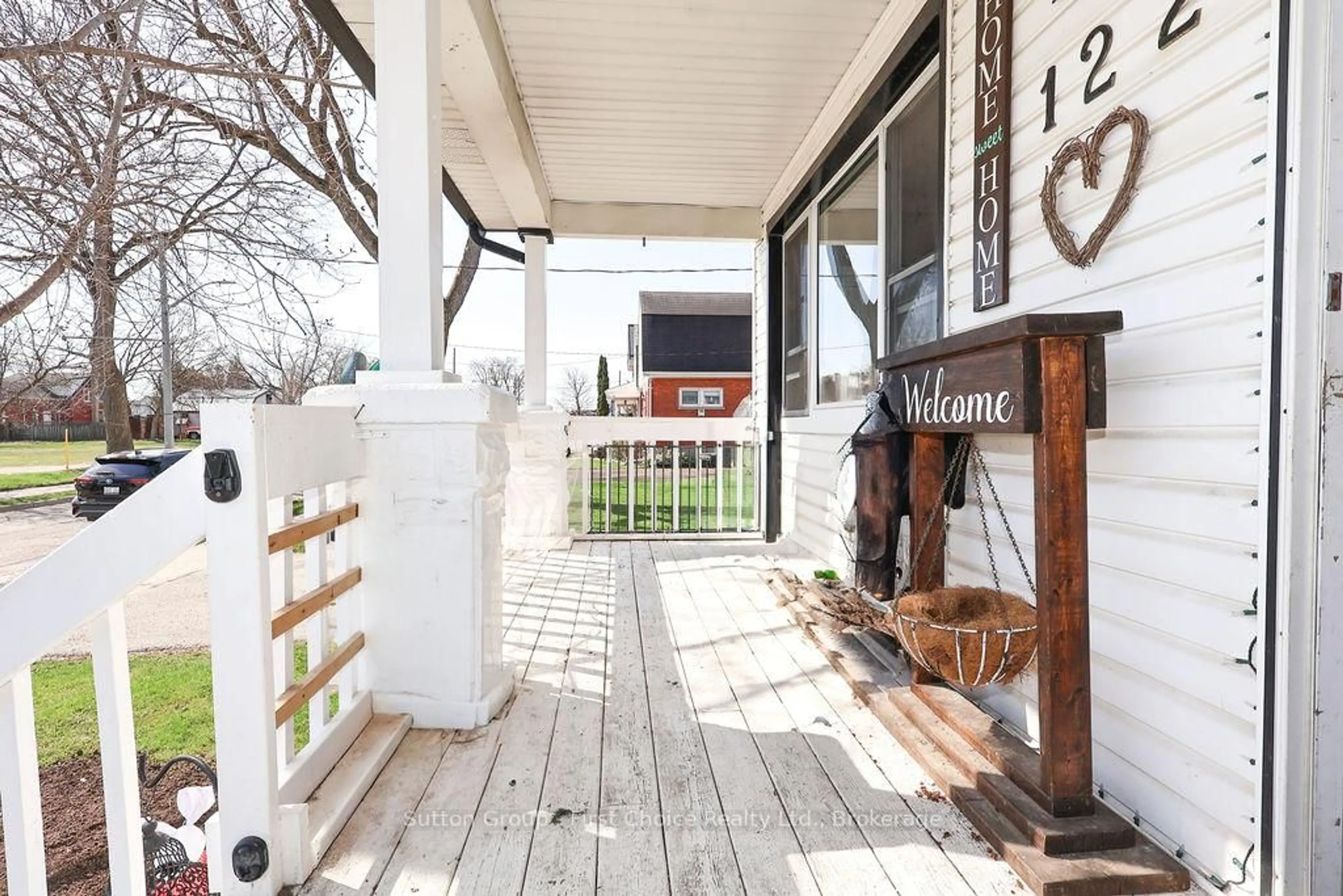 Patio, street for 122 Trinity St, Stratford Ontario N5A 4P6