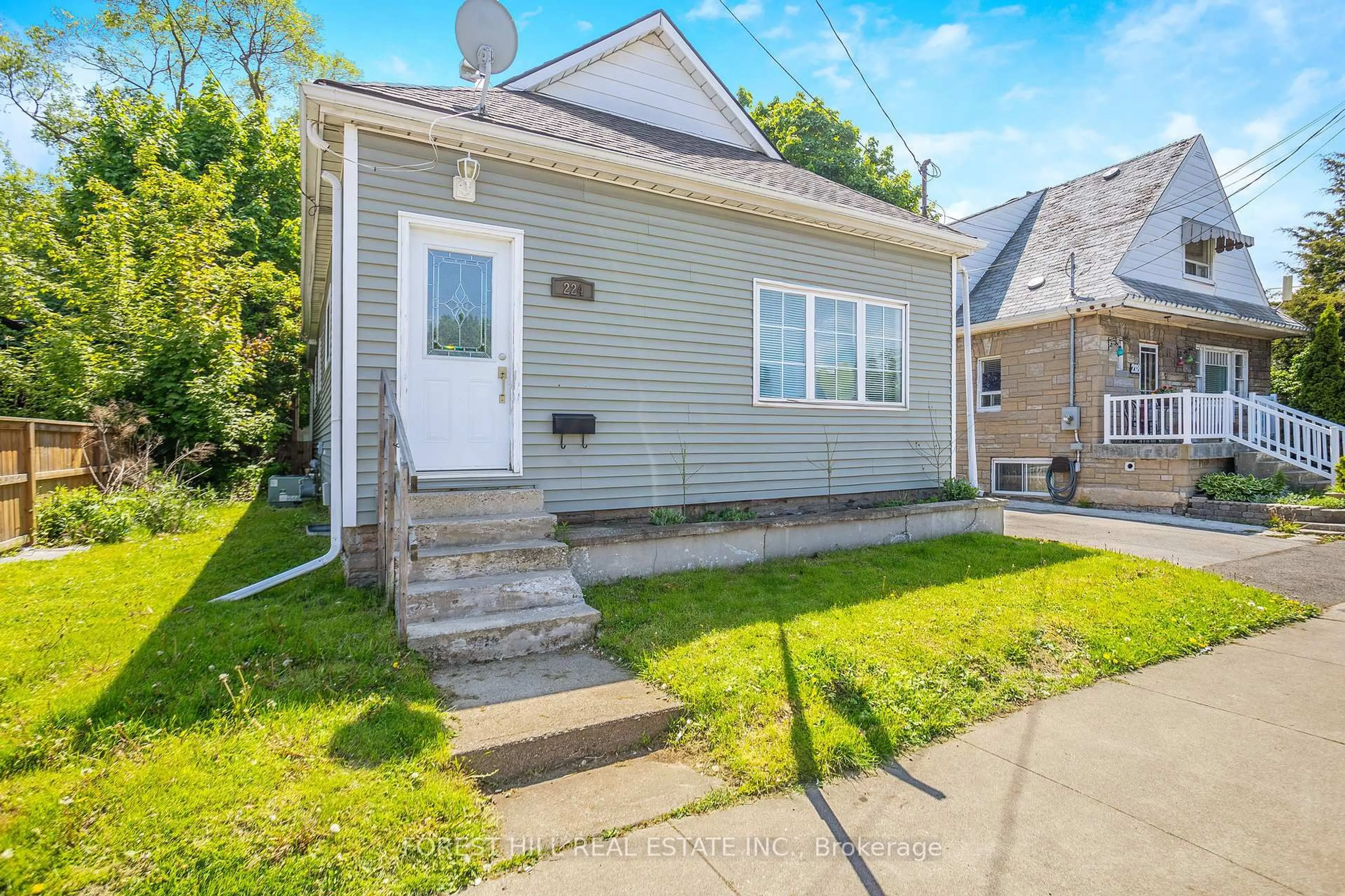 Unknown for 224 Brucedale Ave, Hamilton Ontario L9A 1P3