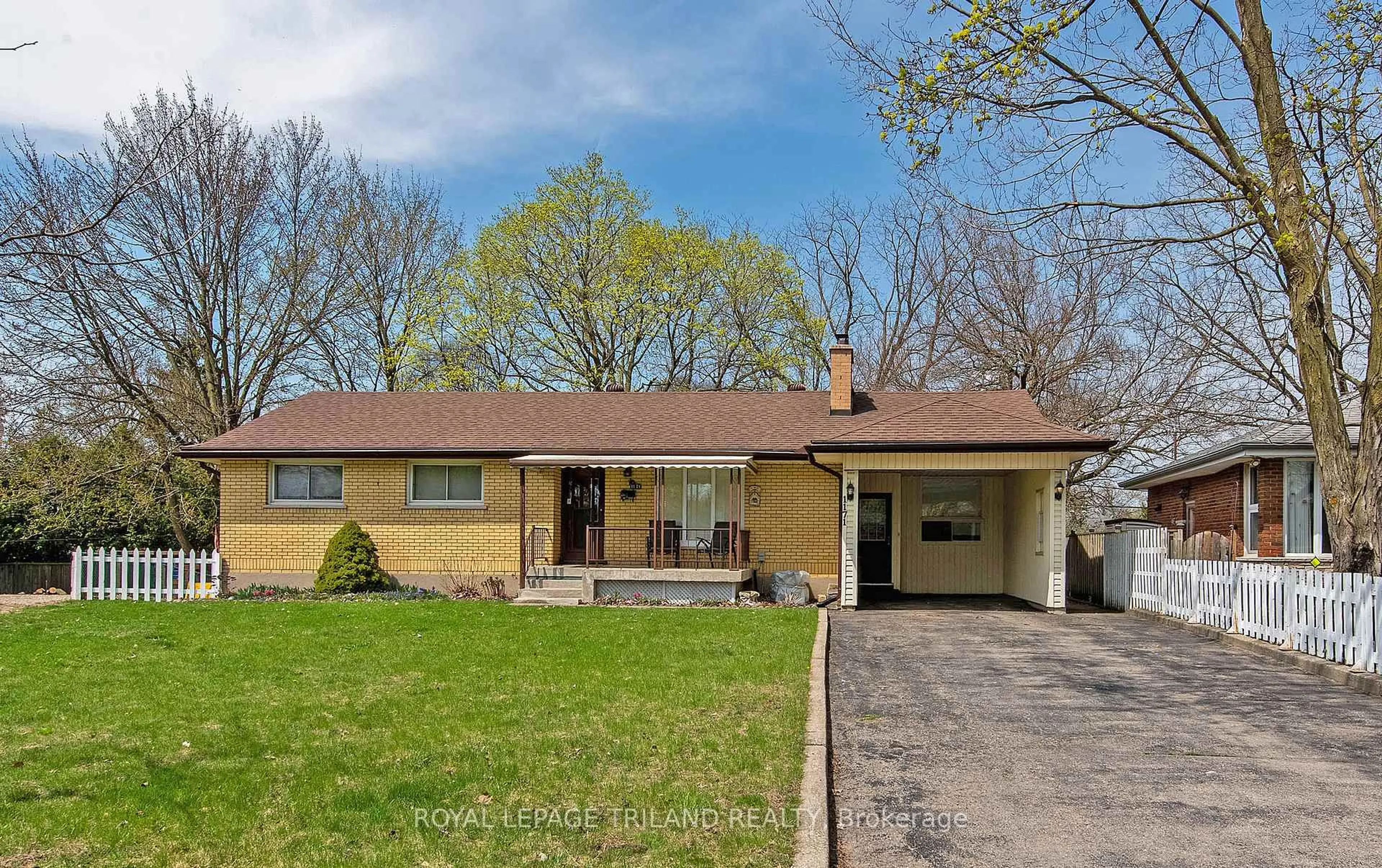 Home with vinyl exterior material, street for 1171 Michael St, London Ontario N5V 2H2