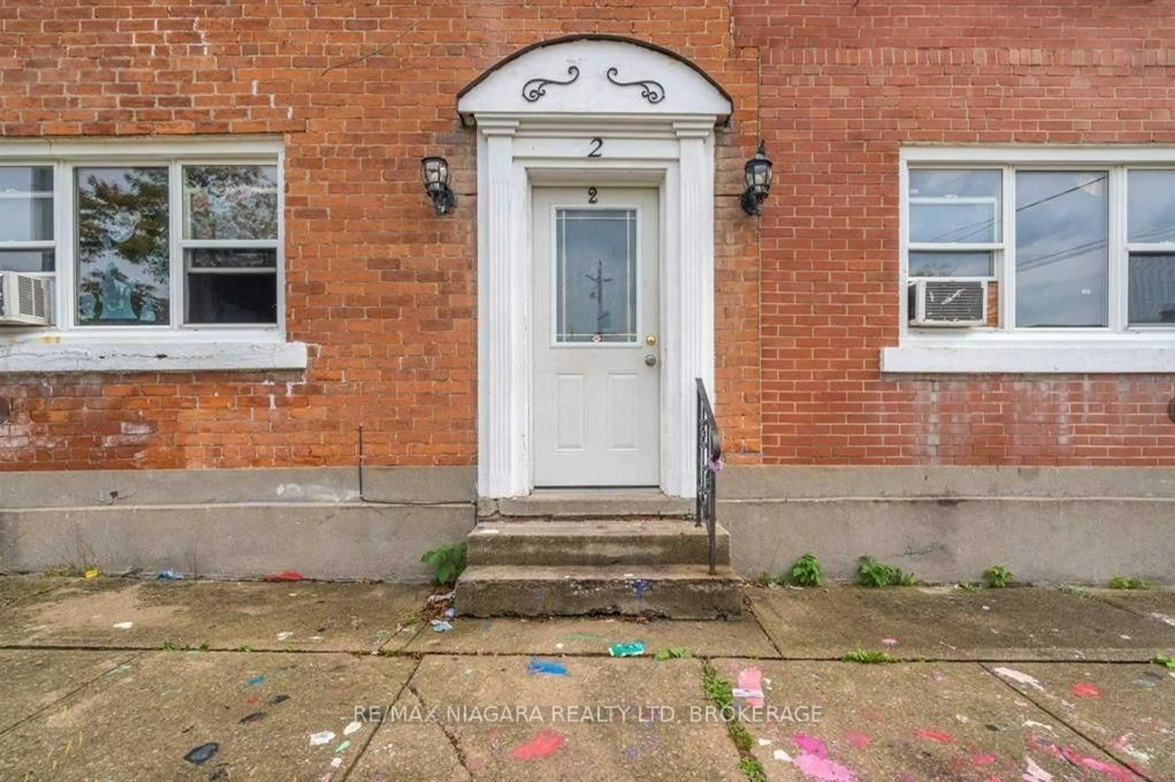A pic from outside/outdoor area/front of a property/back of a property/a pic from drone, street for 2 Ottawa St, Haldimand Ontario N0A 1E0