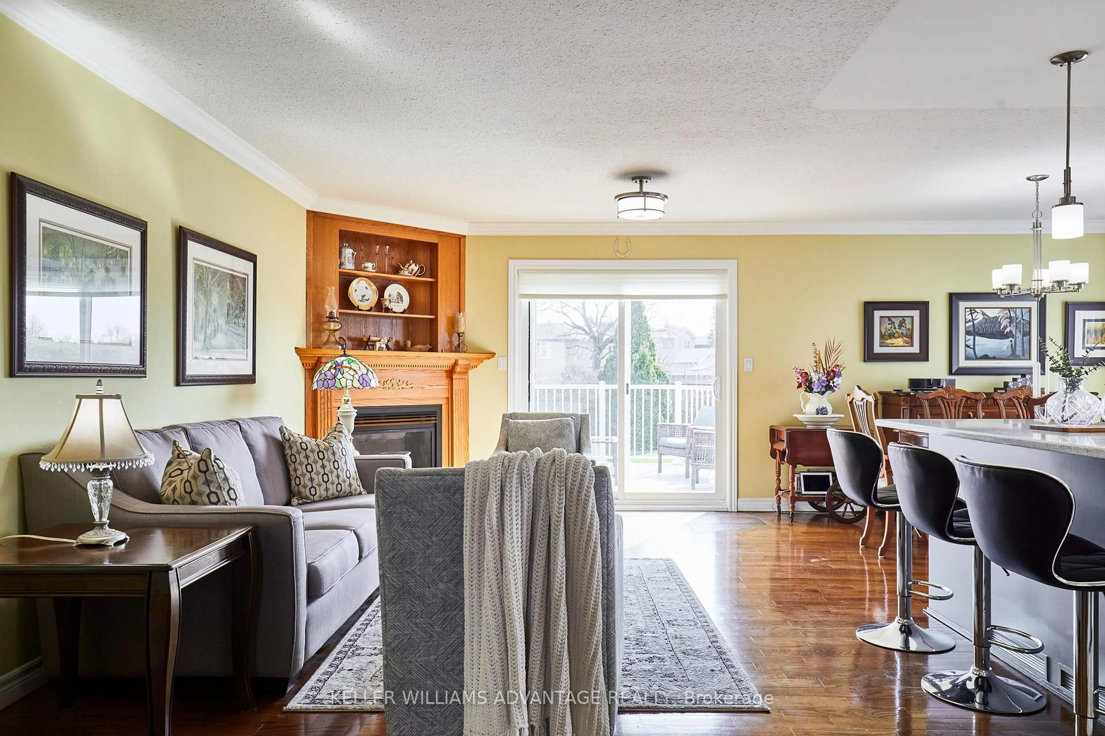 Living room with furniture, wood/laminate floor for 19 Lori Blvd, Kawartha Lakes Ontario K9V 6B6