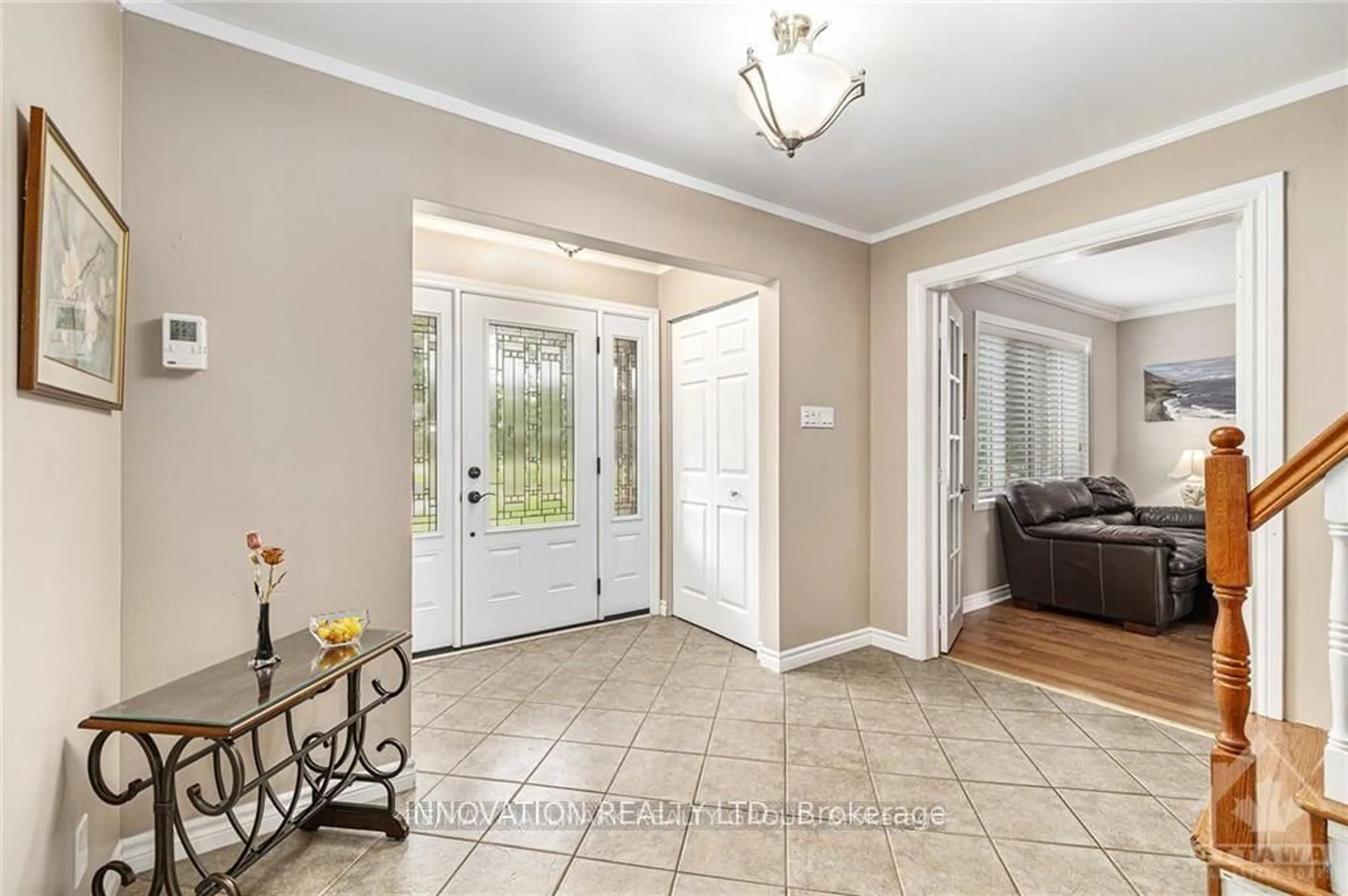 Indoor entryway for 7 Grierson Lane, Ottawa Ontario K2W 1A6