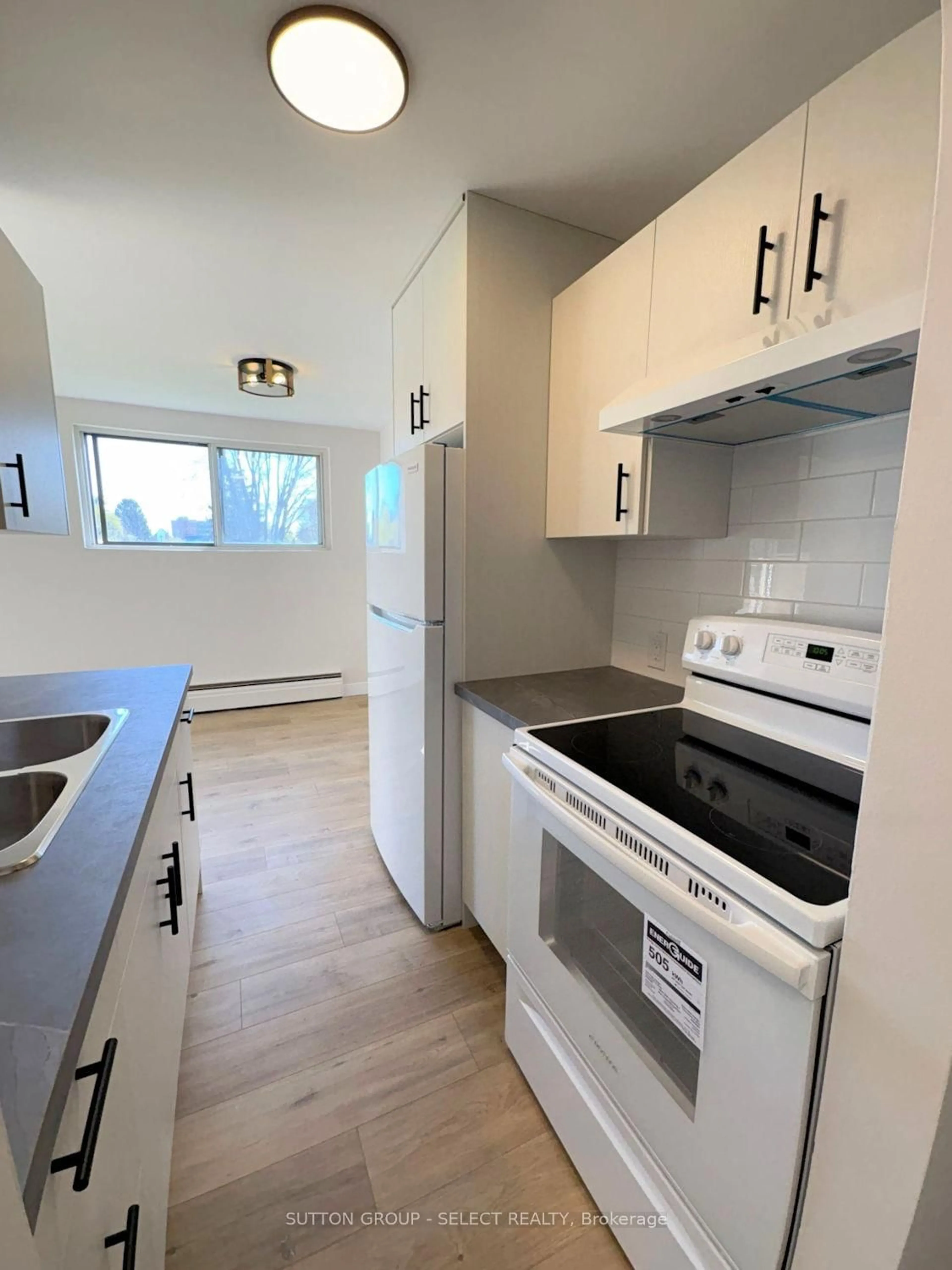 Standard kitchen, unknown for 1825 Whitney St #211, London East Ontario N5W 2W3