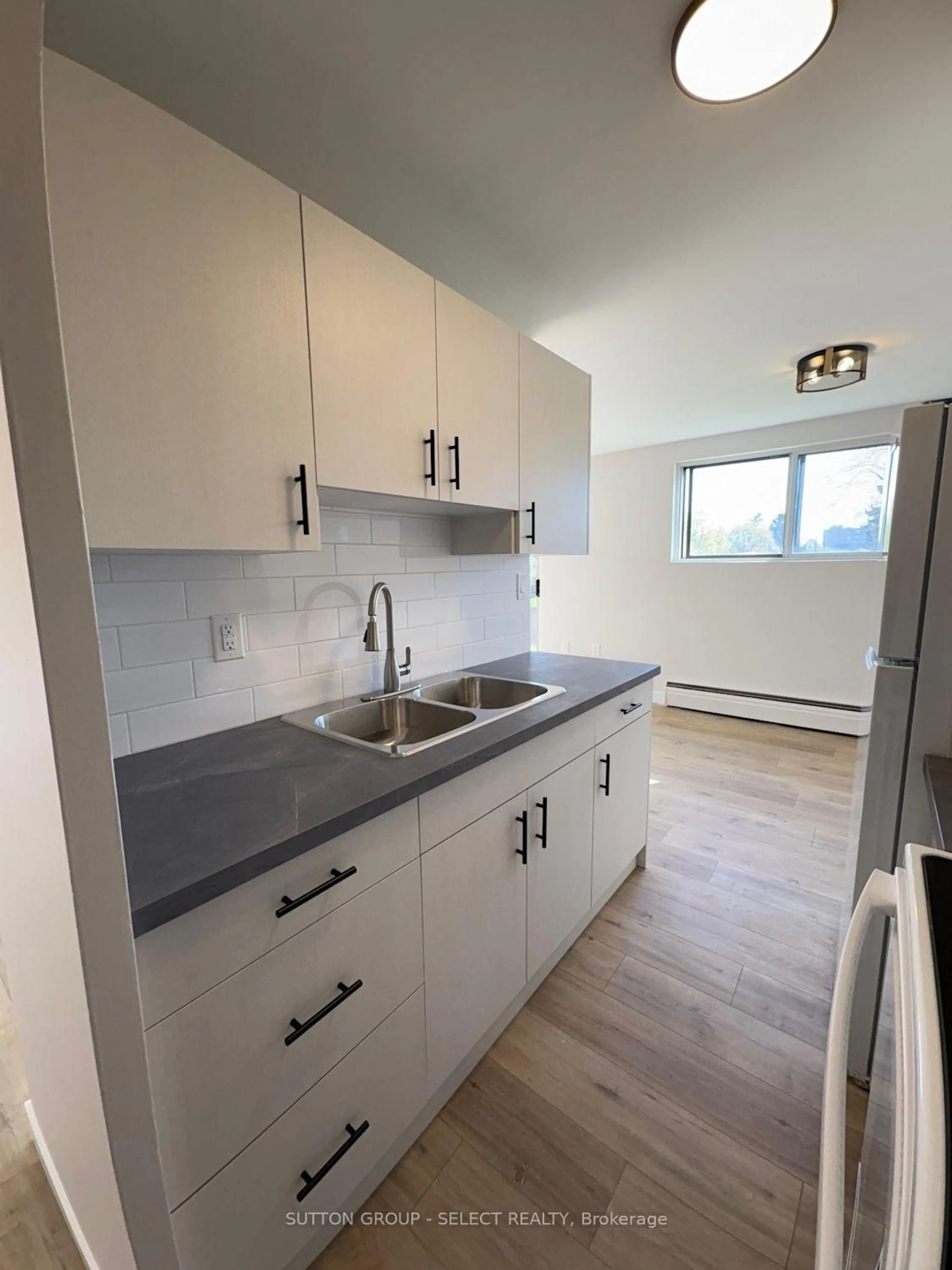 Standard kitchen, unknown for 1825 Whitney St #211, London East Ontario N5W 2W3