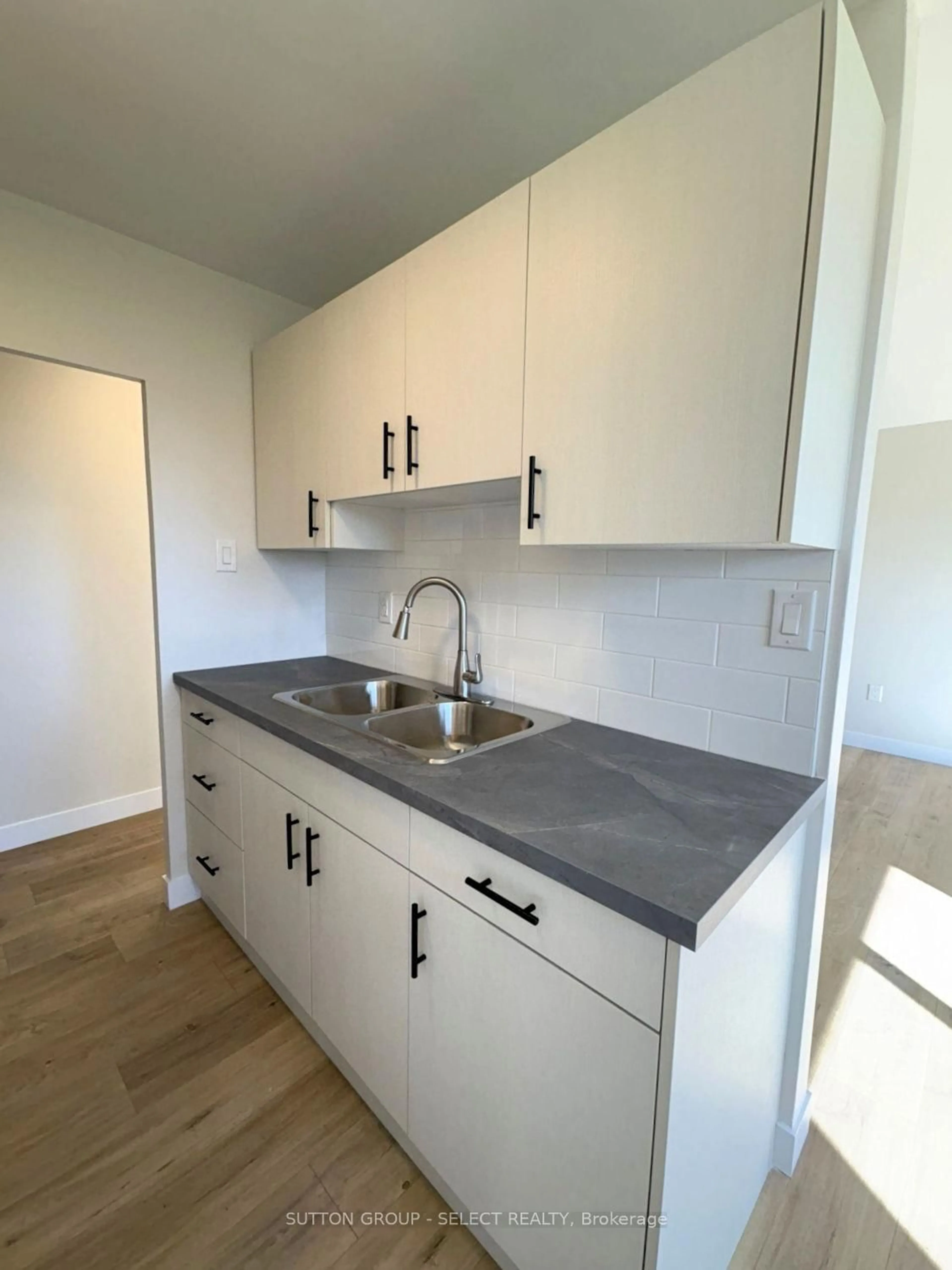 Standard kitchen, unknown for 1825 Whitney St #211, London East Ontario N5W 2W3