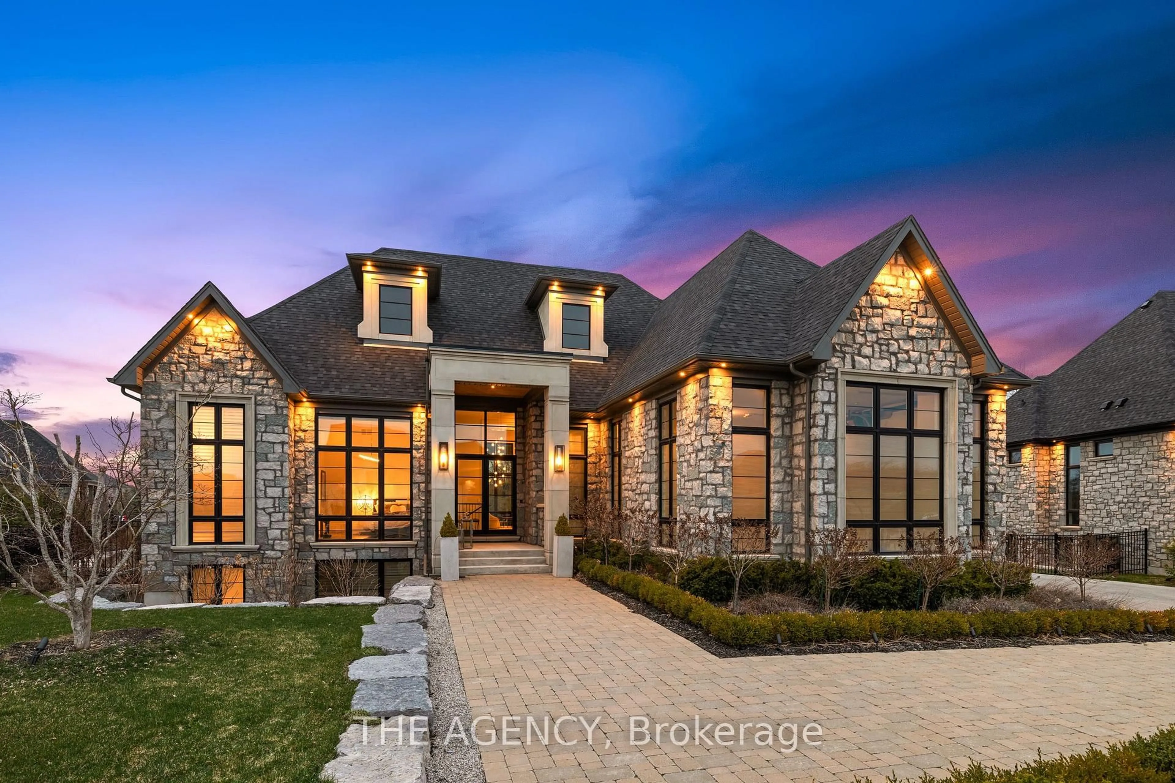 Home with brick exterior material, unknown for 161 Heritage Lake Dr, Puslinch Ontario N0B 2J0