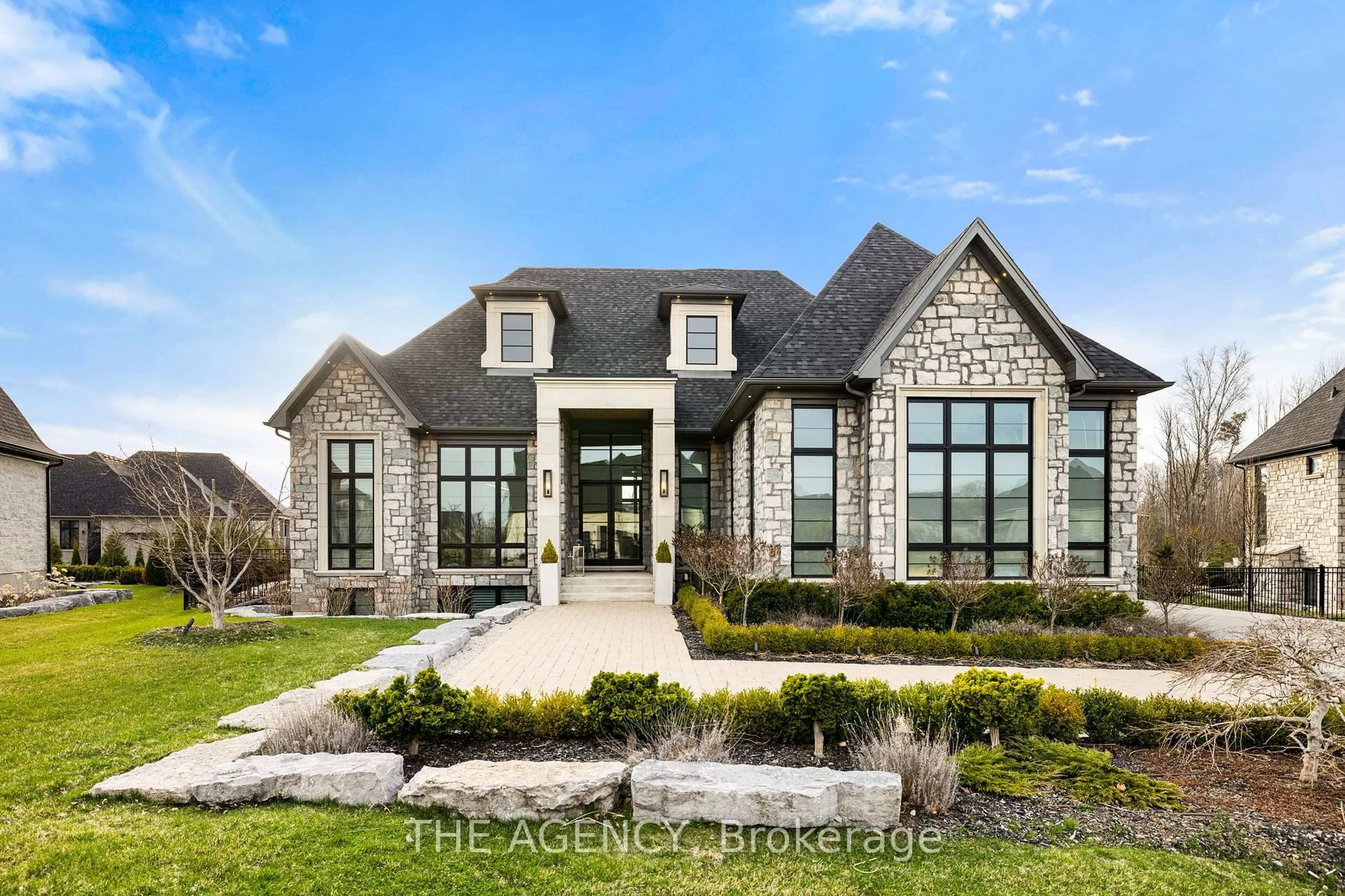 Home with brick exterior material, unknown for 161 Heritage Lake Dr, Puslinch Ontario N0B 2J0