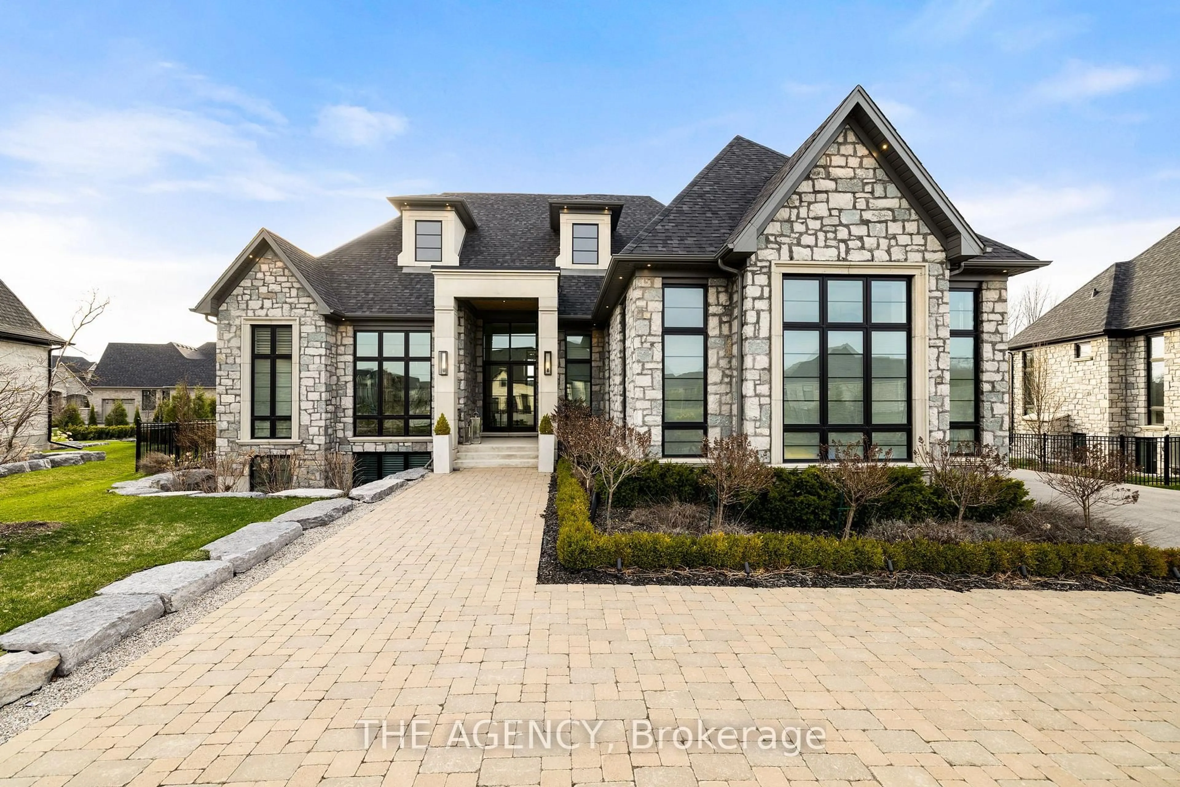 Home with brick exterior material, unknown for 161 Heritage Lake Dr, Puslinch Ontario N0B 2J0