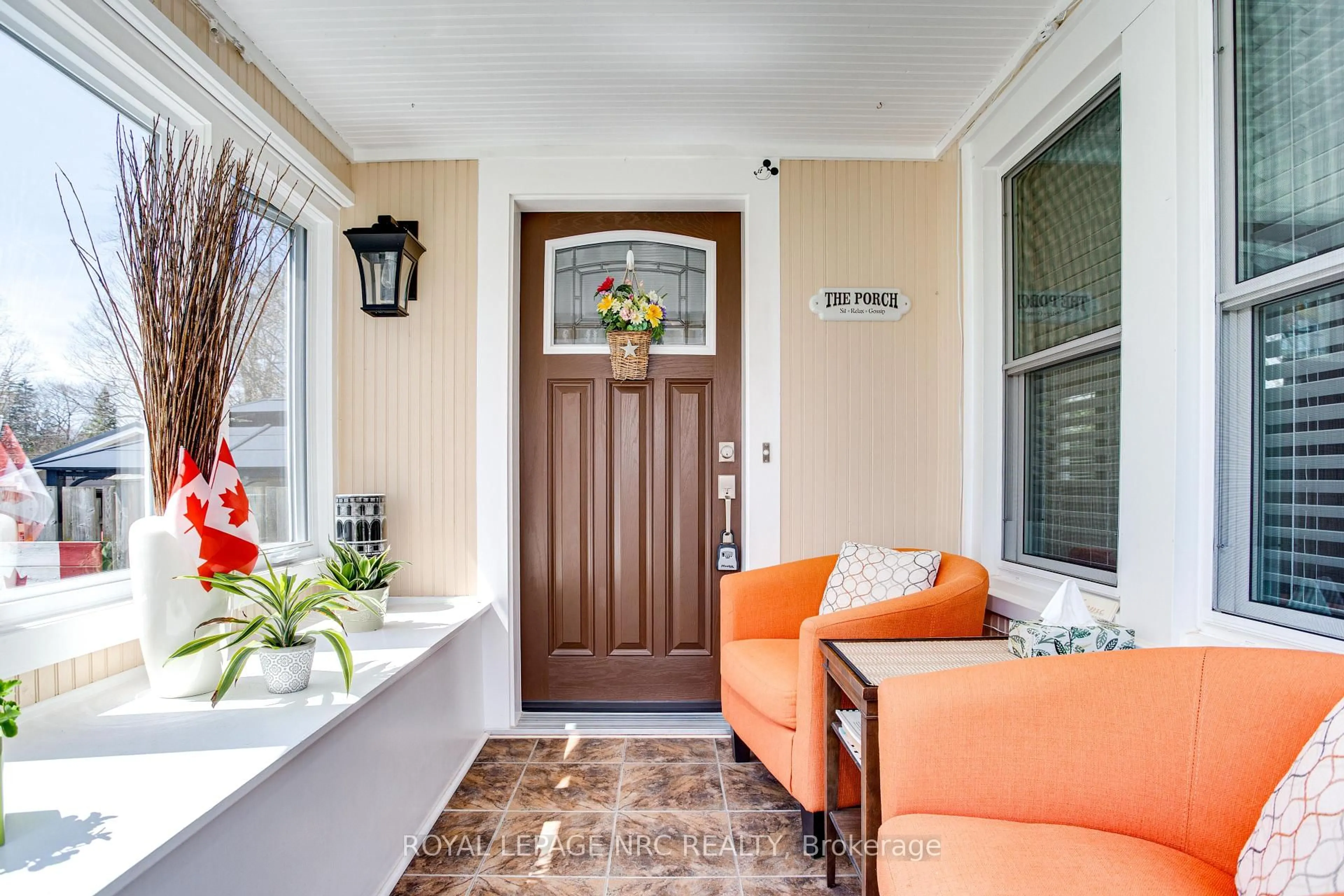 Indoor entryway for 457 North Mill St, Fort Erie Ontario L0S 1N0