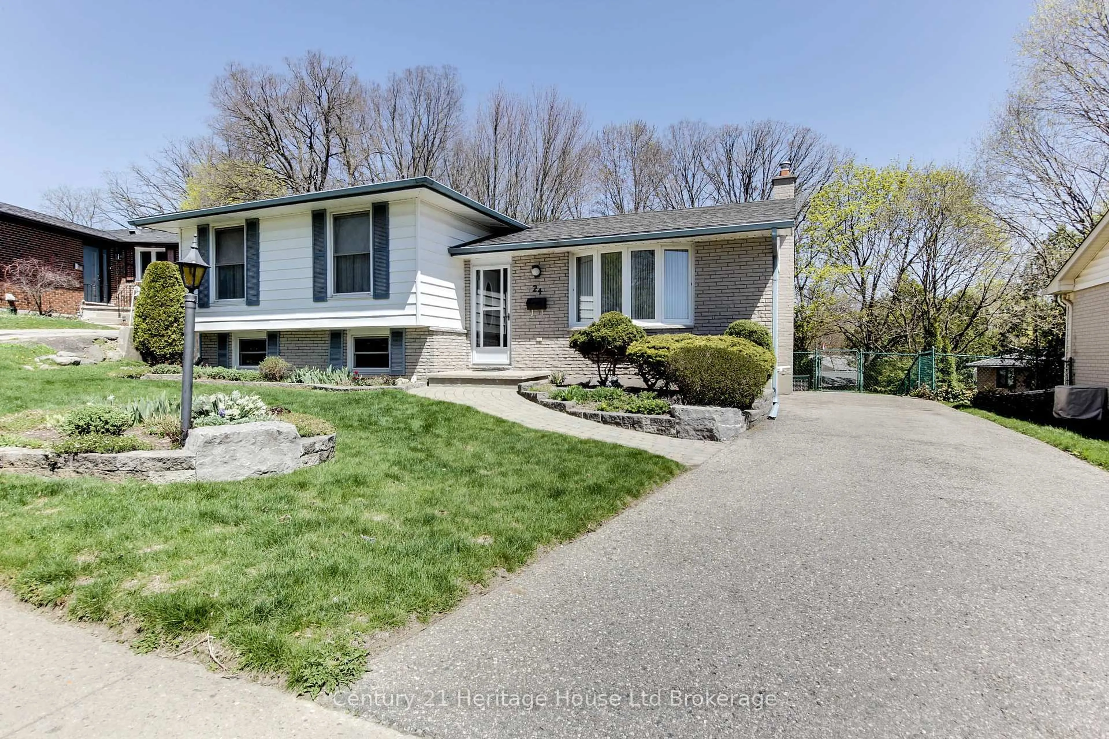 Home with vinyl exterior material, street for 24 Killarney Rd, London Ontario N5X 2A7