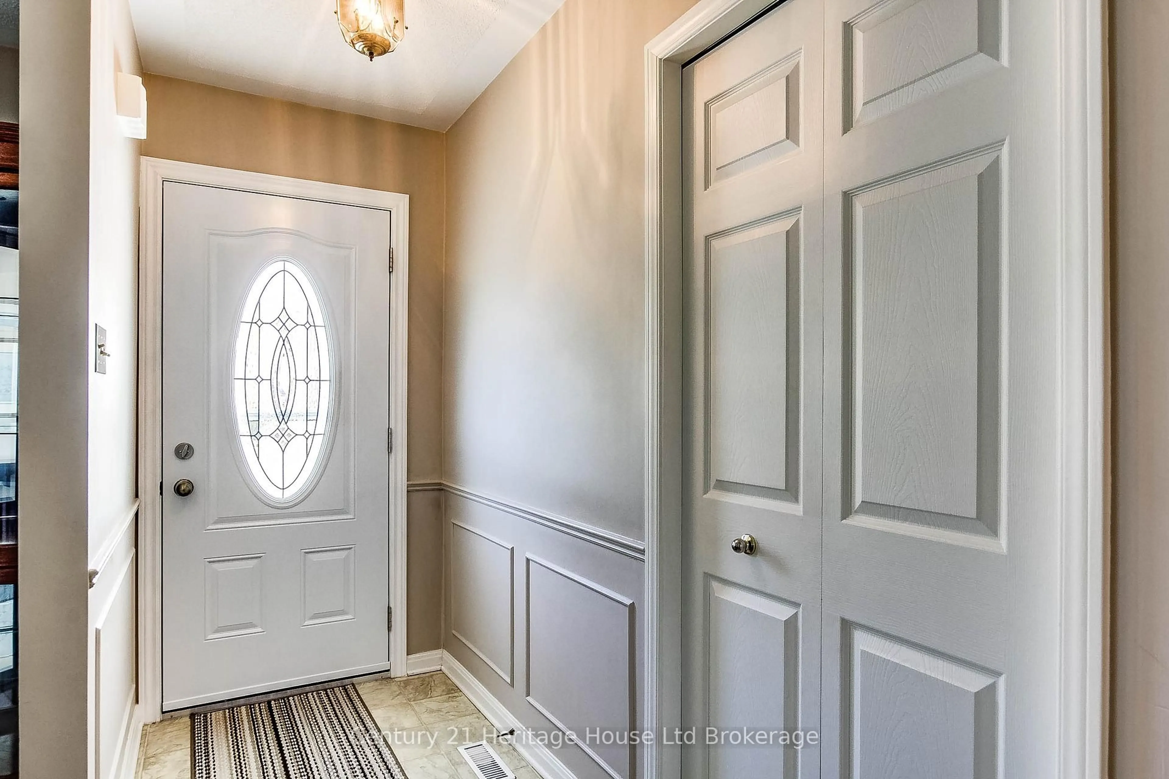 Indoor entryway for 24 Killarney Rd, London Ontario N5X 2A7